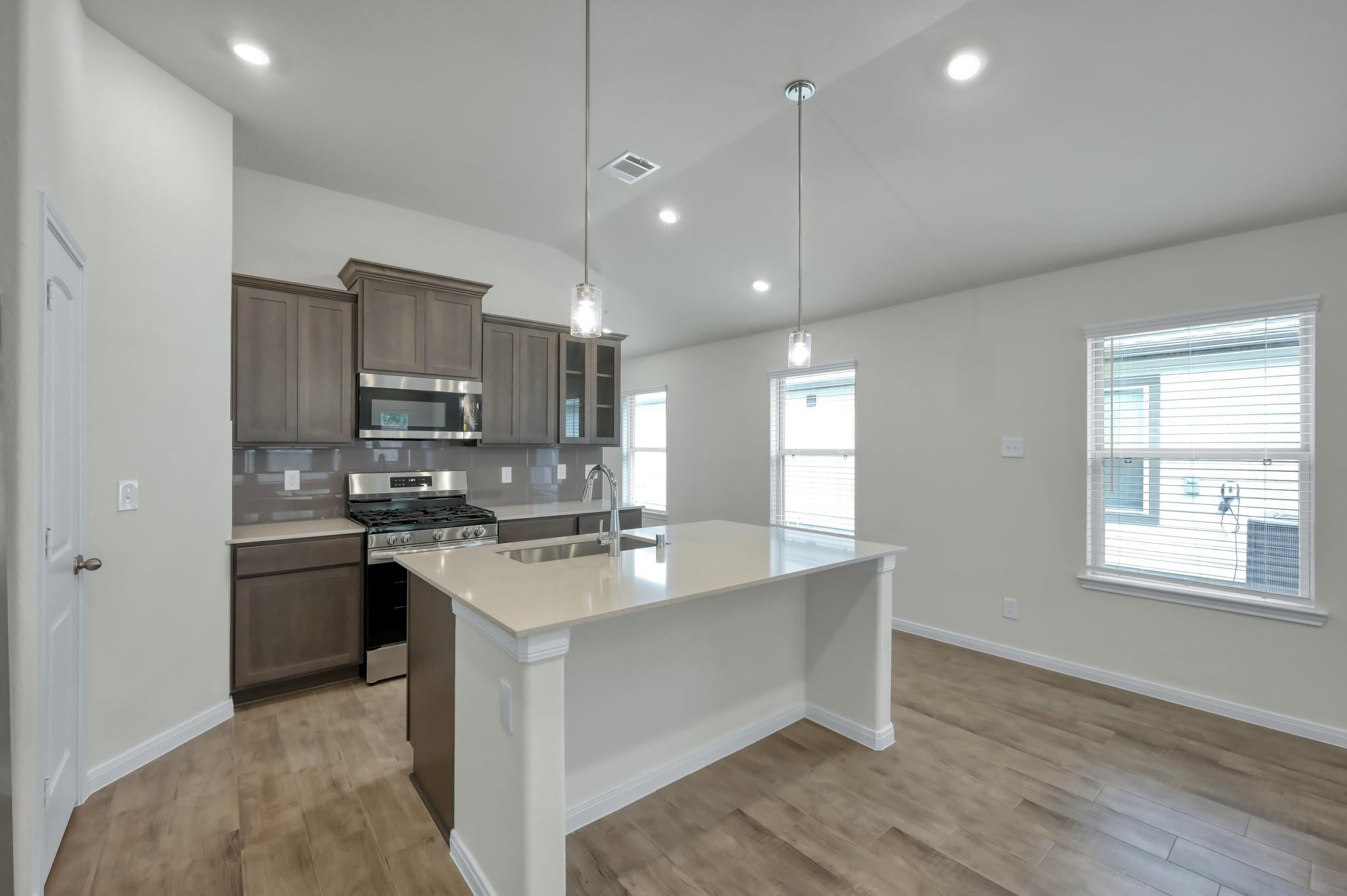 25062 Lindsey Ln, Magnolia, TX 77354 photo