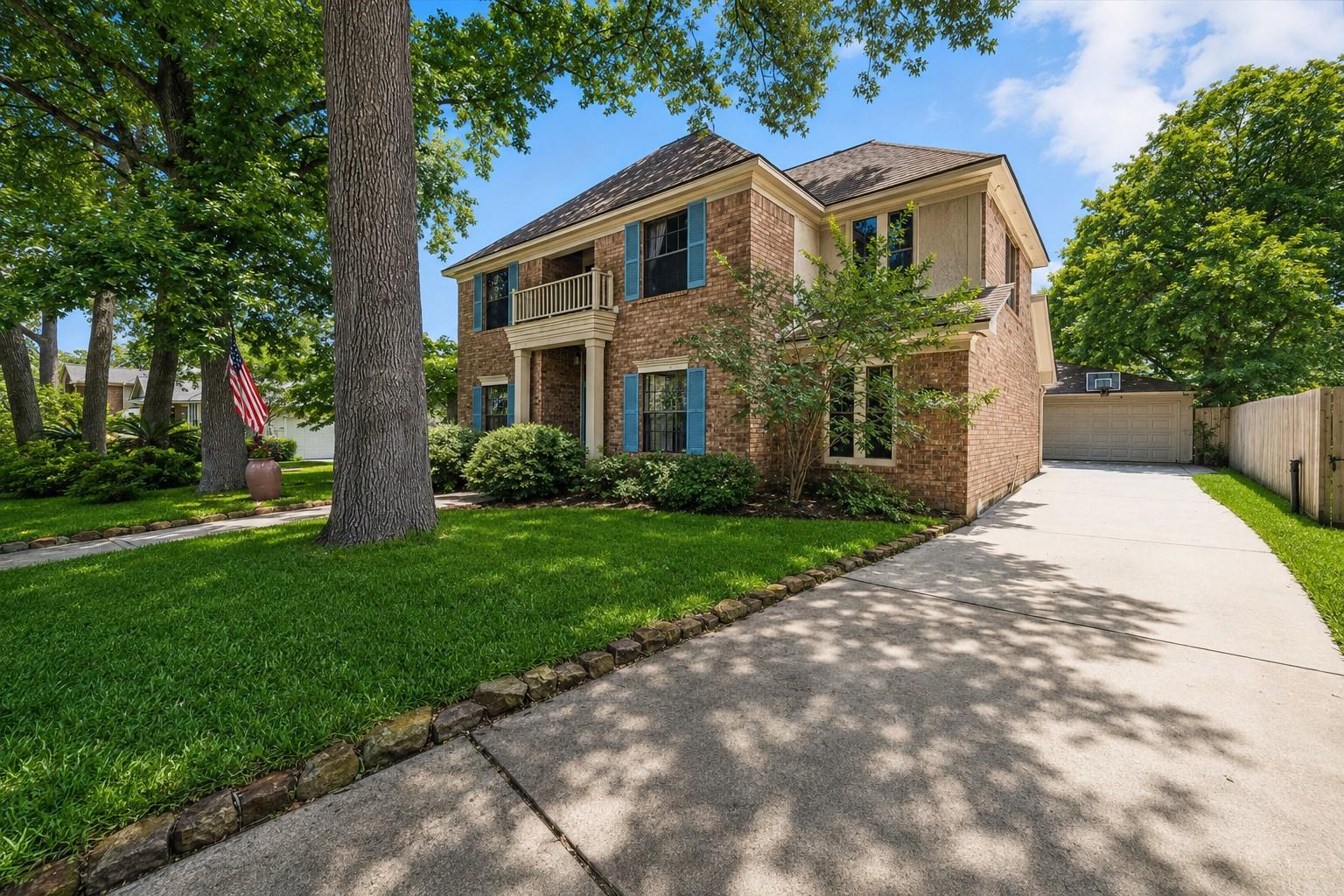 3914 Hill Spring Dr, Houston, TX 77345 photo