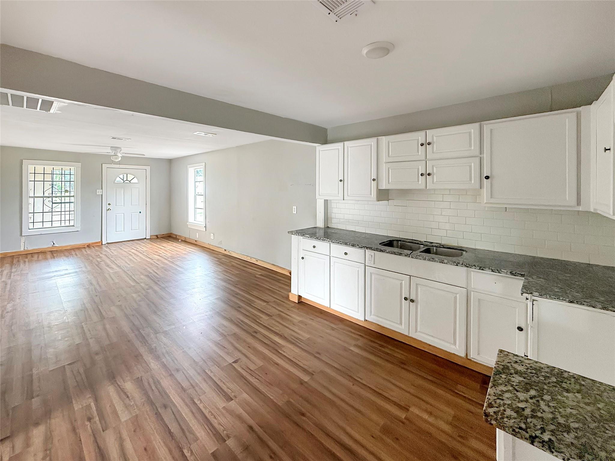 6931 Weaver Rd, Houston, TX 77028 photo
