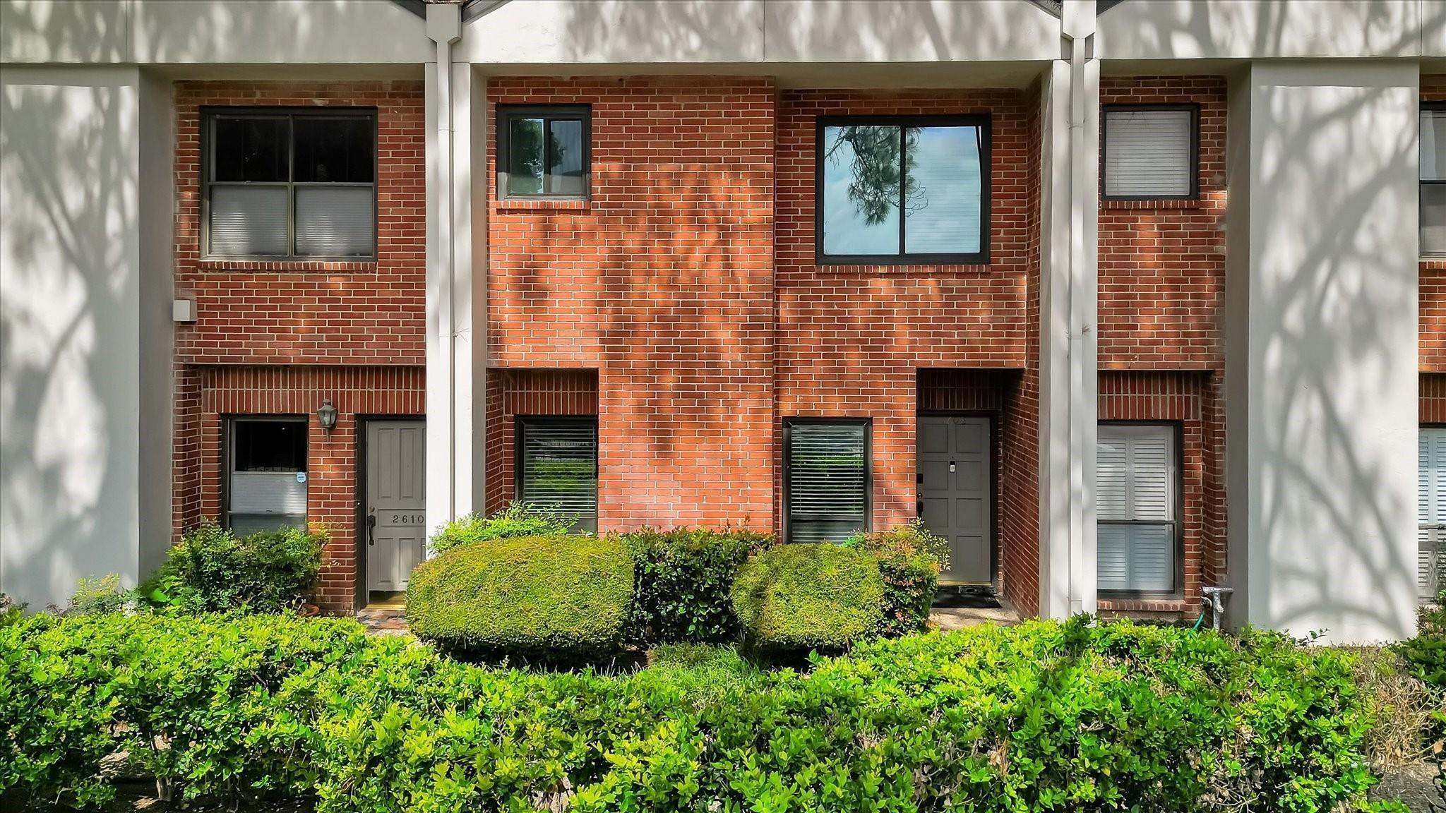 2608 Bering Dr, Houston, TX 77057