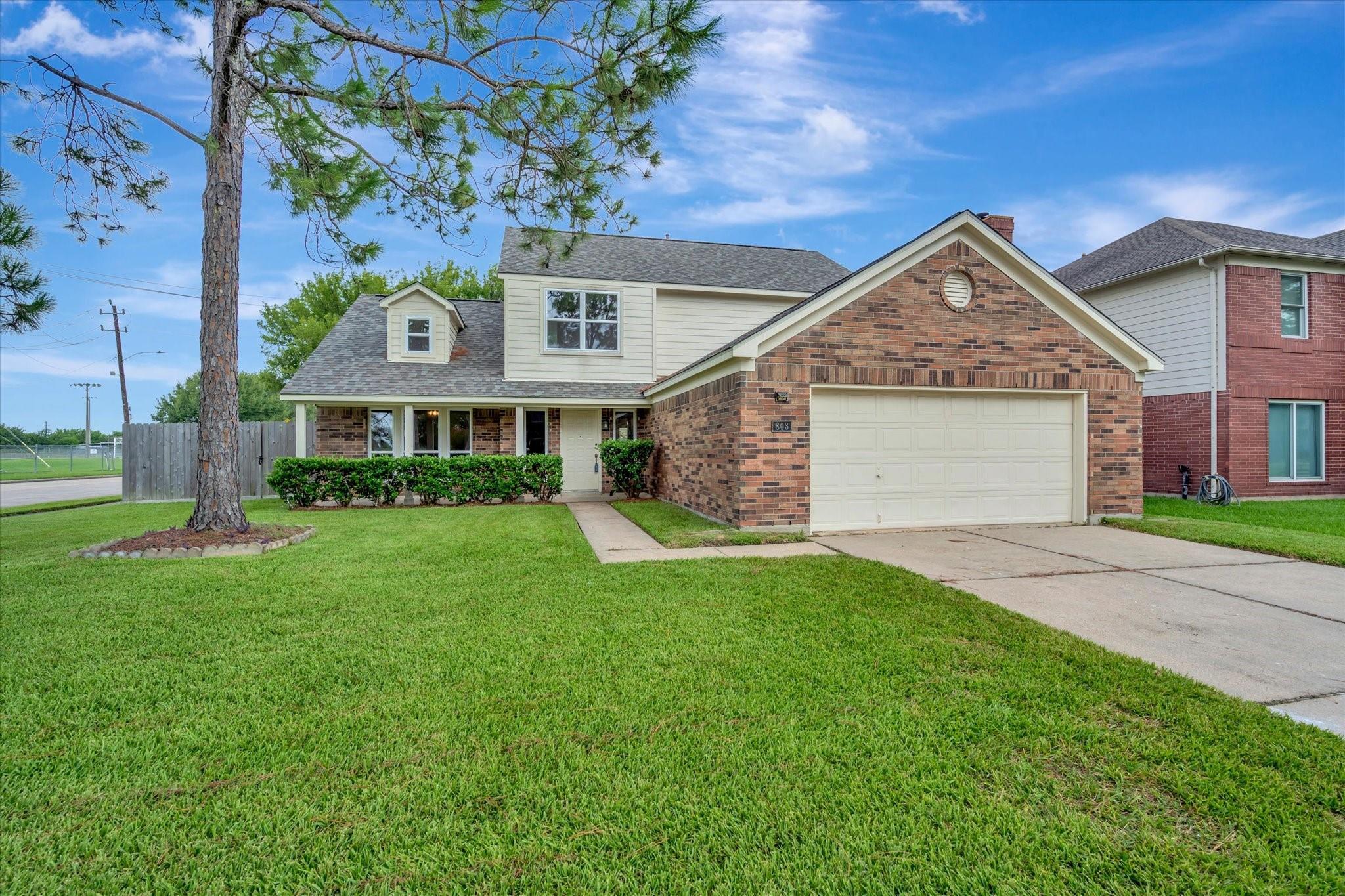 803 Island Meadow Ct, Houston, TX 77062