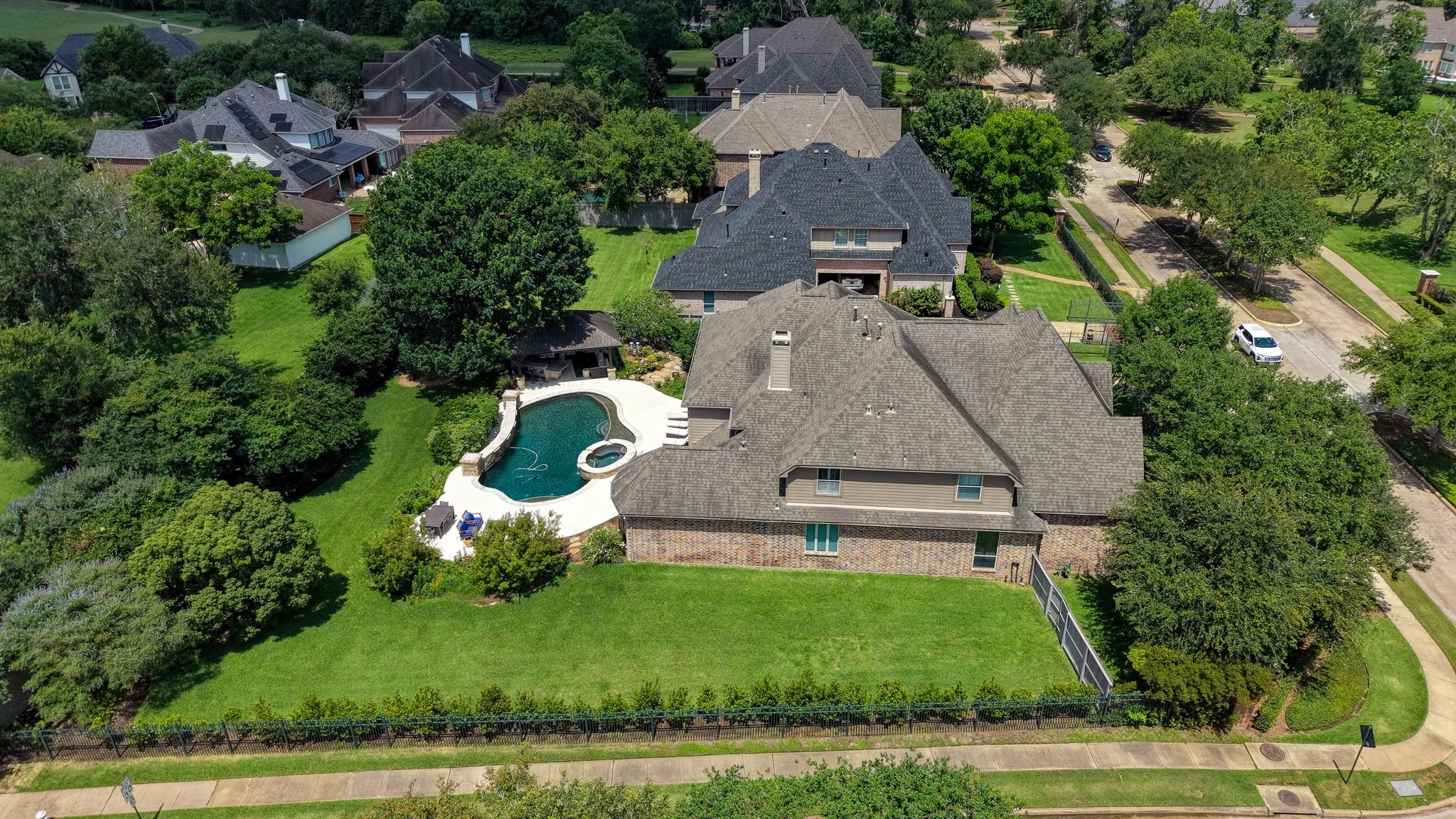 18 Waters Lake Blvd, Missouri City, TX 77459 photo