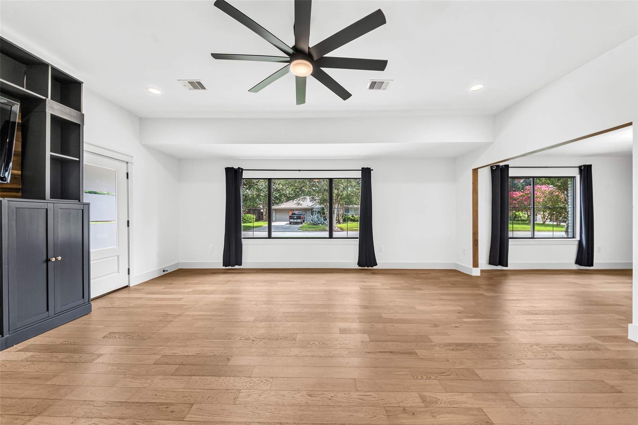 5439 Kinglet St, Houston, TX 77096 photo