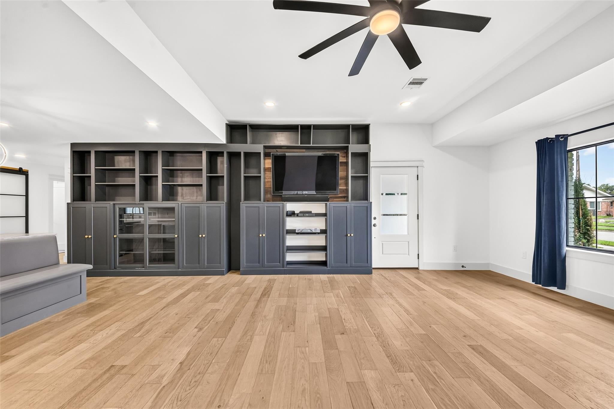 5439 Kinglet St, Houston, TX 77096 photo