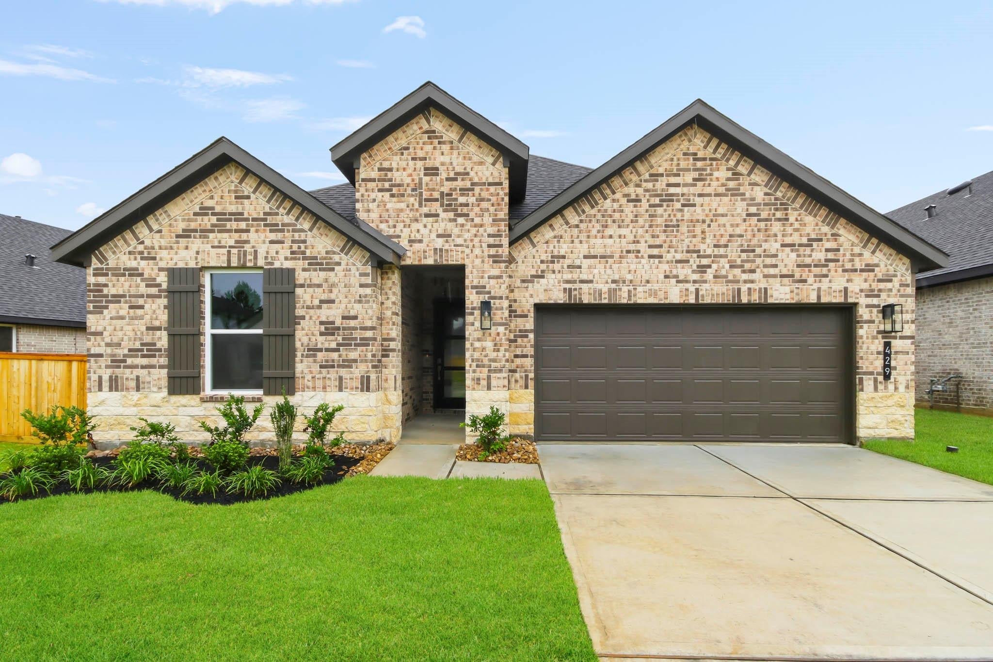 429 Summerset Landing Ct, Conroe, TX 77304