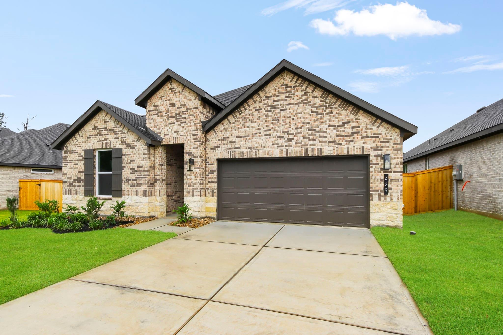 429 Summerset Landing Ct, Conroe, TX 77304 photo