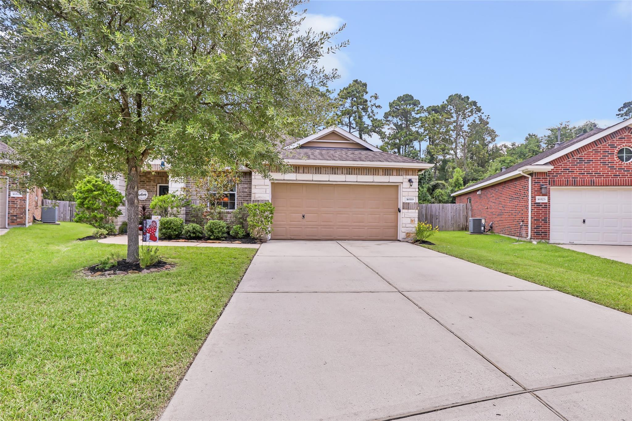 16519 River Wood Ct, Crosby, TX 77532