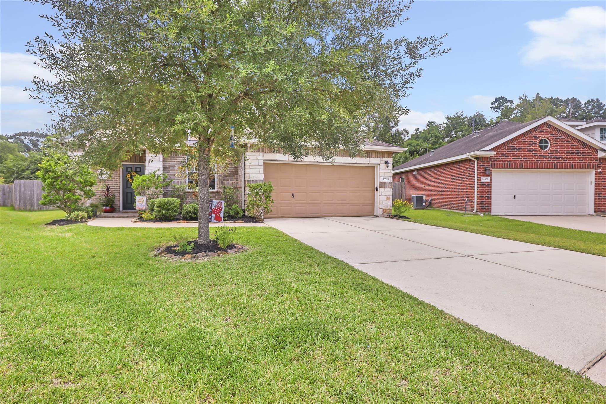 16519 River Wood Ct, Crosby, TX 77532 photo