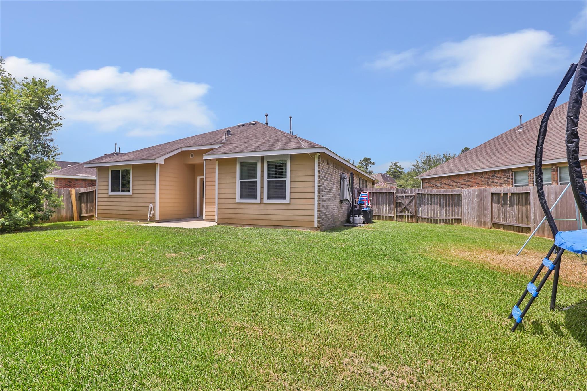 16519 River Wood Ct, Crosby, TX 77532 photo