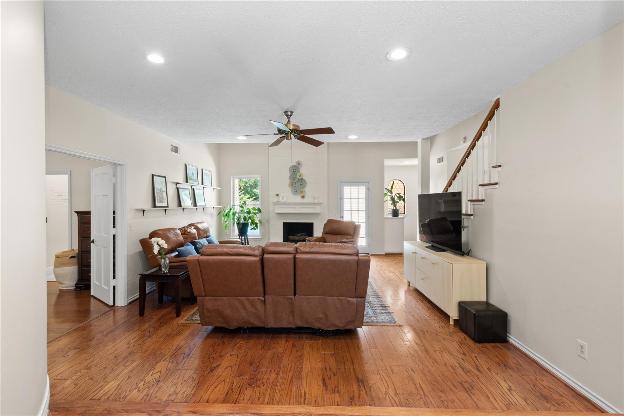 3 Dunlin Meadow Ct, The Woodlands, TX 77381 photo