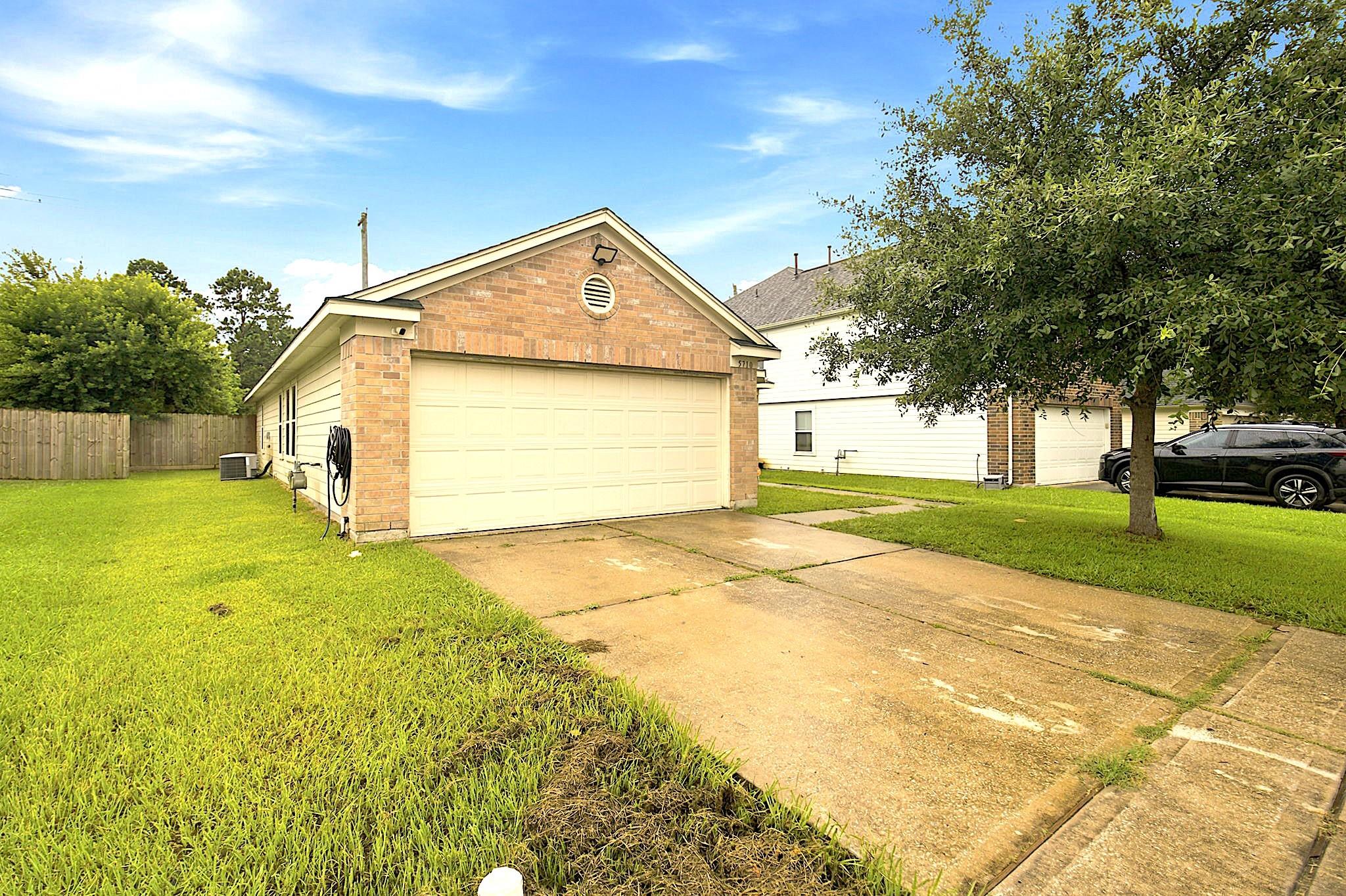 5710 Turmeric Dr, Baytown, TX 77521 photo