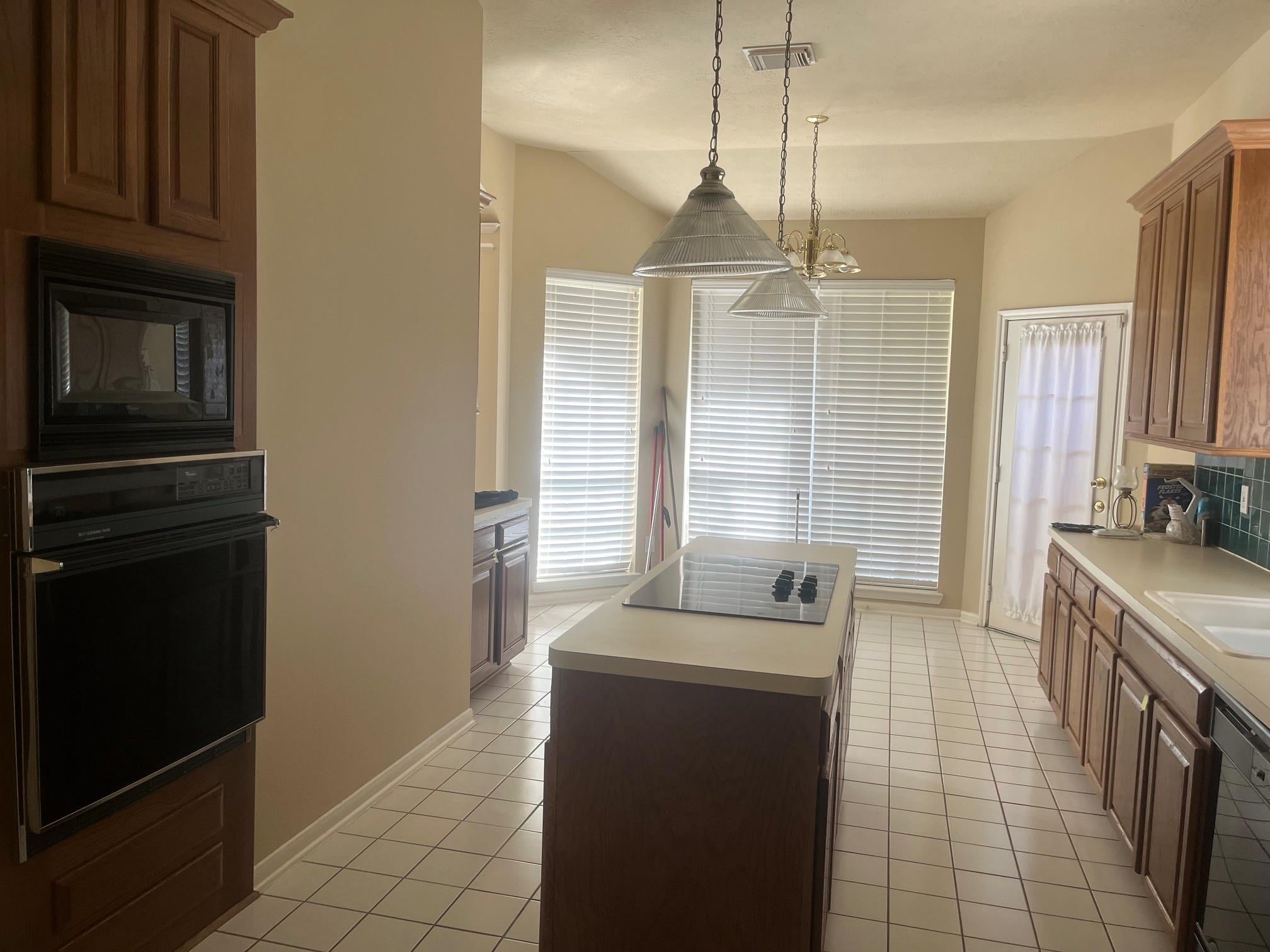 9219 Symphonic Ln, Houston, TX 77040 photo