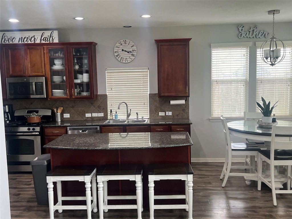 1702 Lansing Cove Dr, Fresno, TX 77545 photo