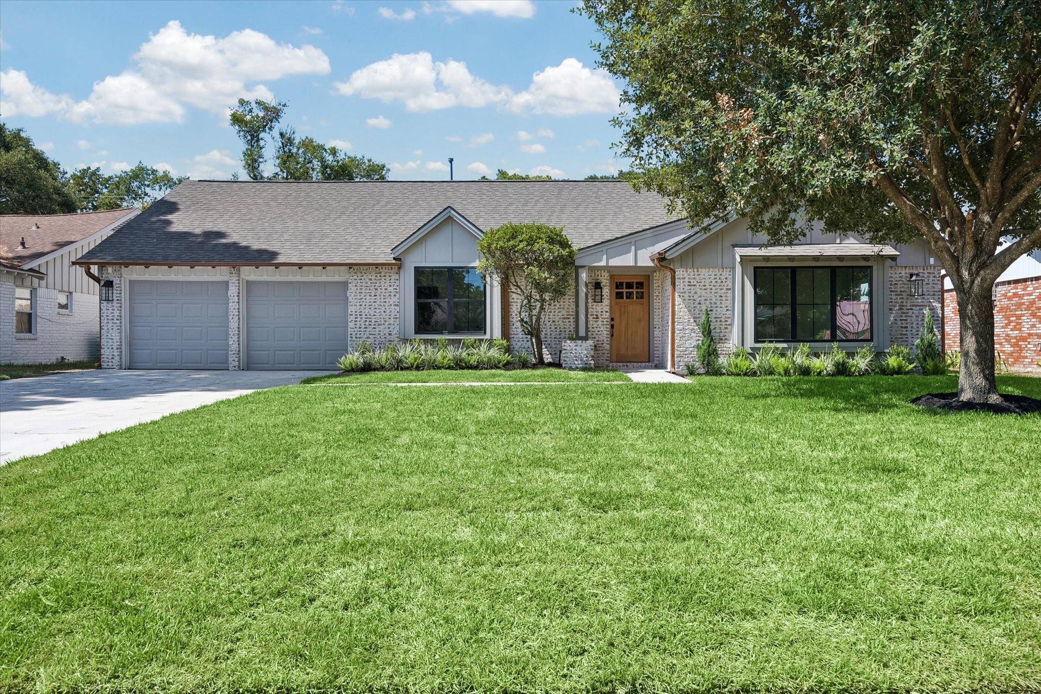 10422 Timberoak Dr, Houston, TX 77043