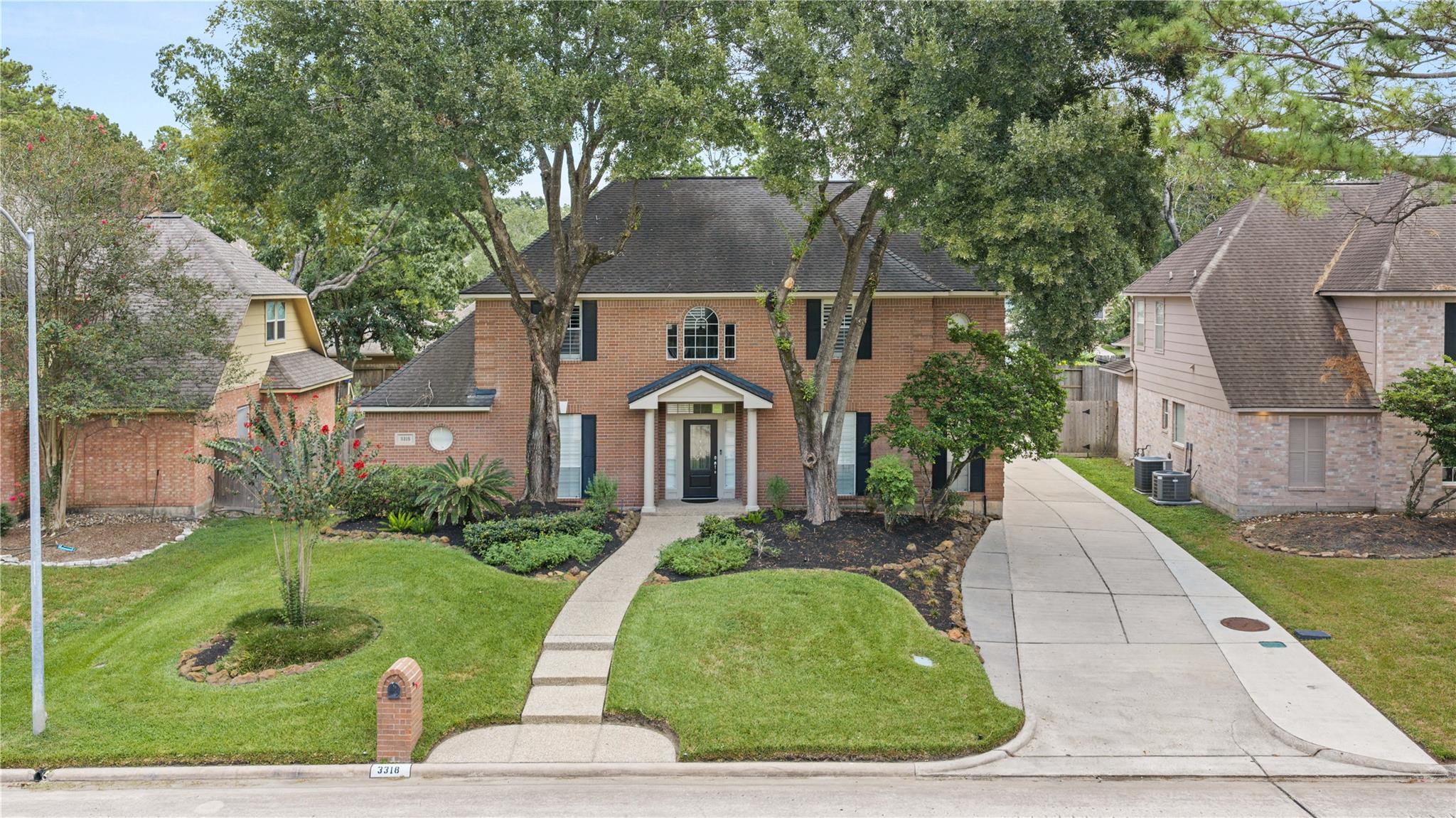 3318 Clover Valley Dr, Kingwood, TX 77345 photo