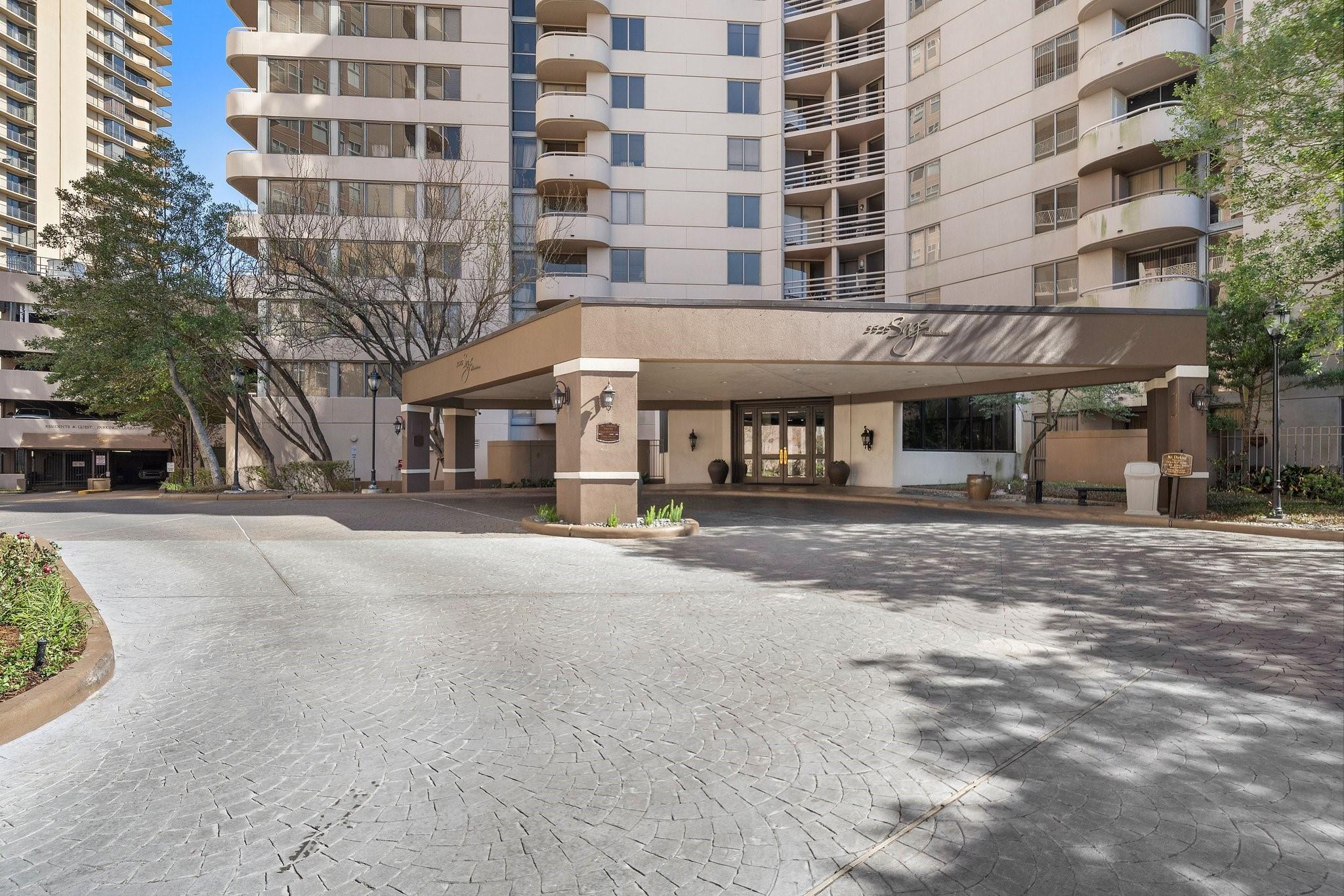 3525 Sage Rd #613, Houston, TX 77056 photo