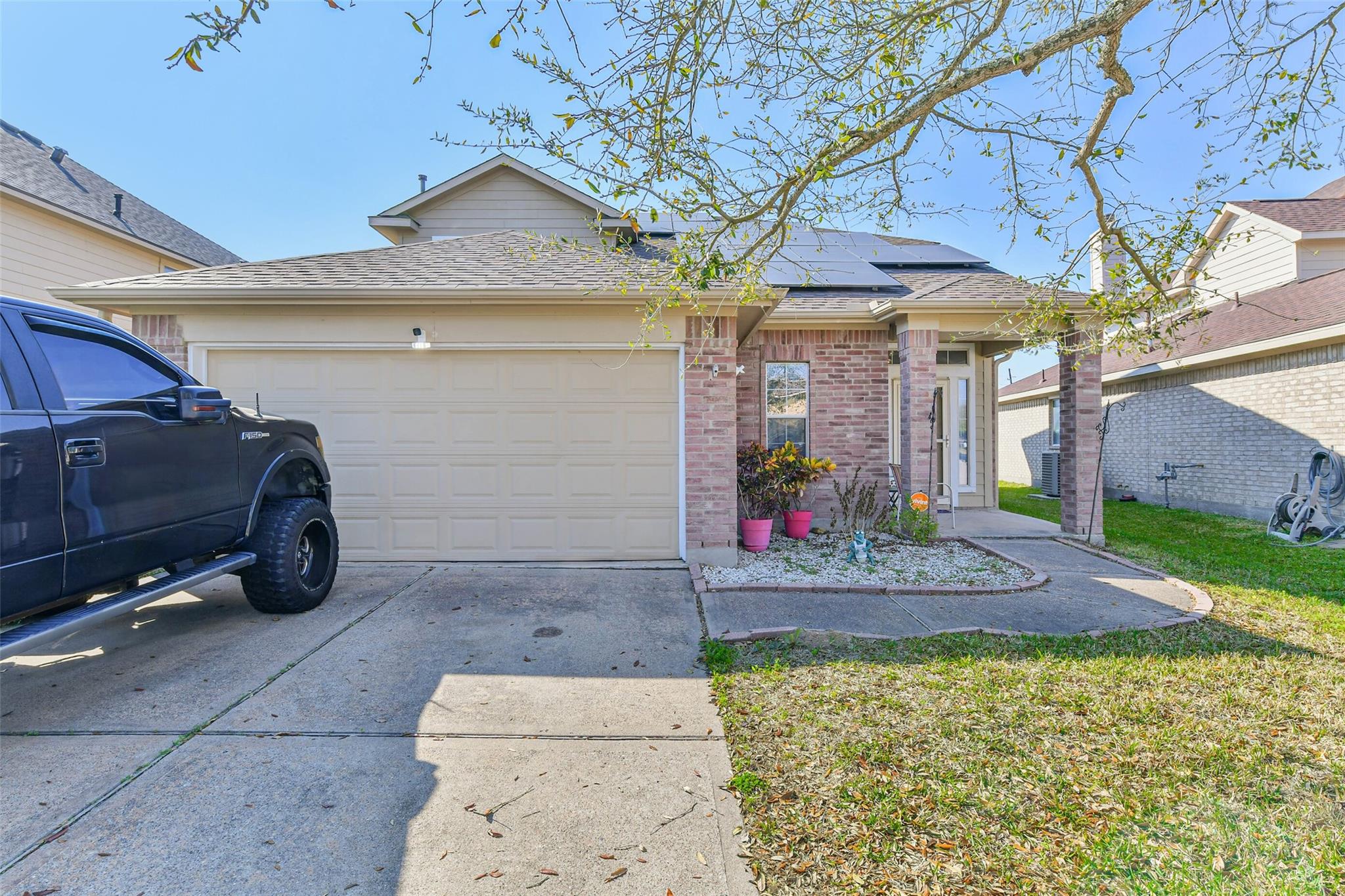 8319 White Pine Ln, Baytown, TX 77523 photo