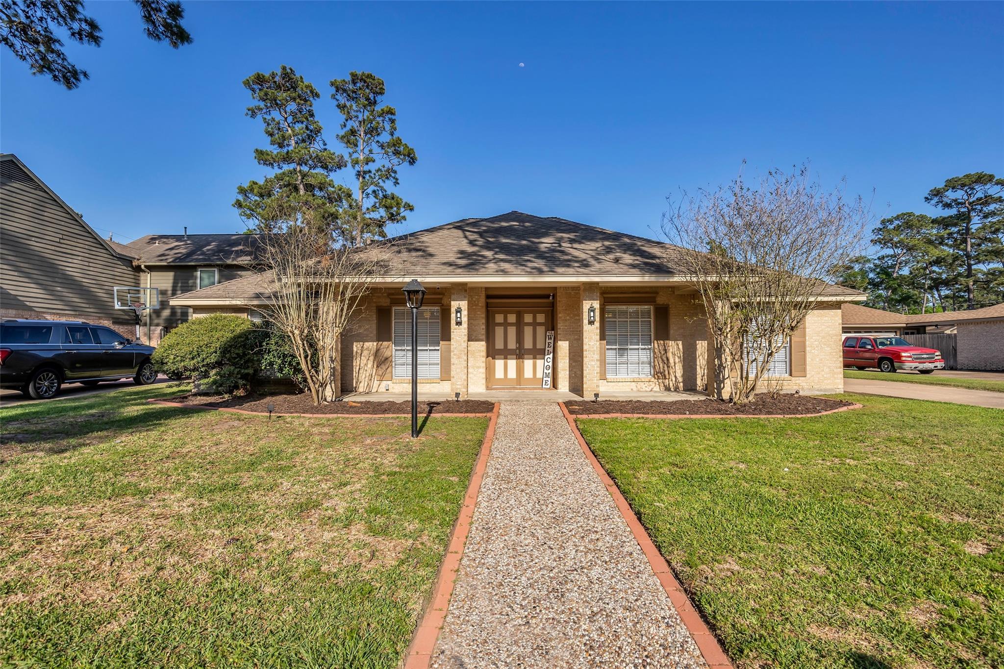 4801 Summer Ln, Baytown, TX 77521