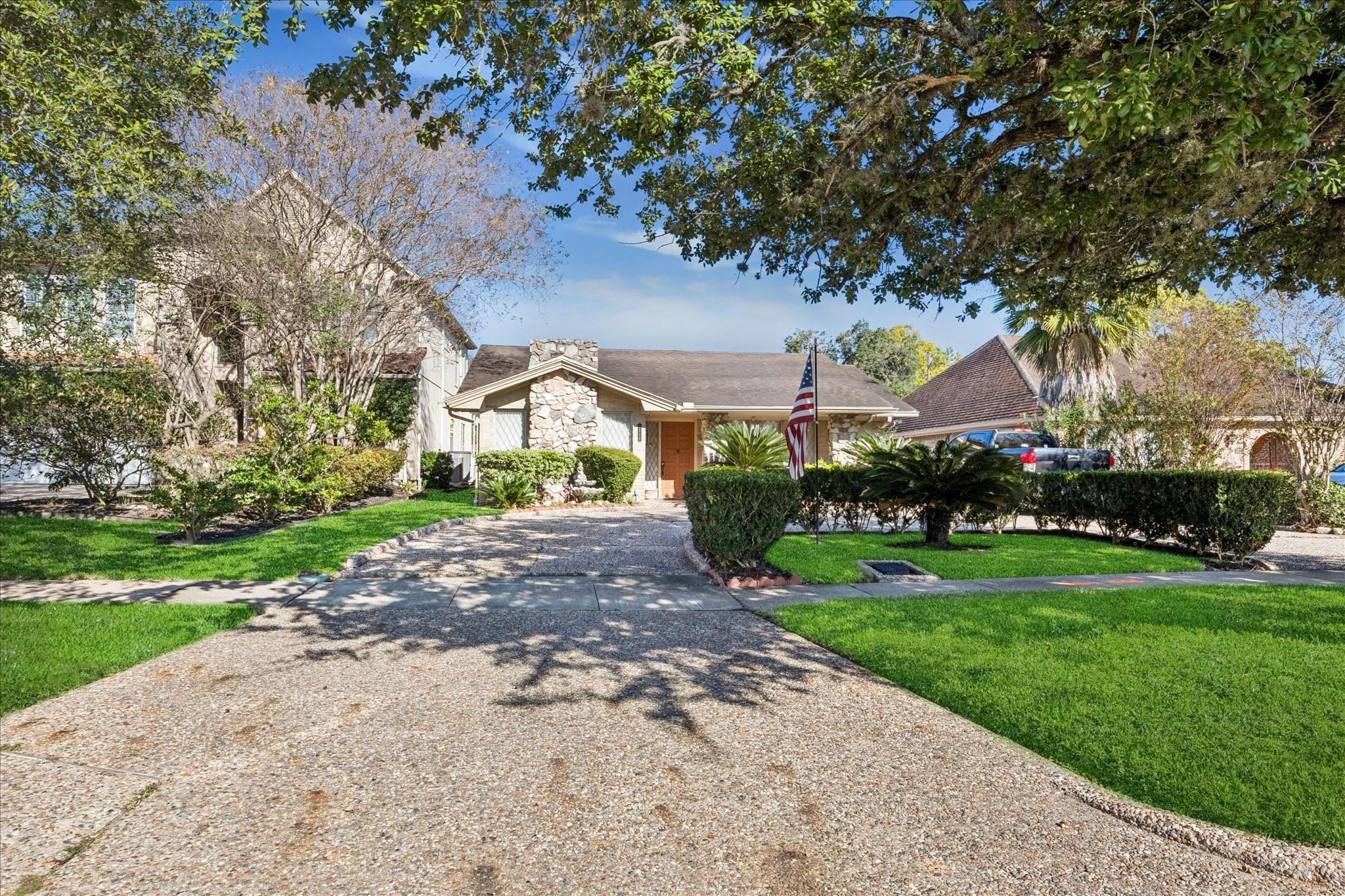 3716 Bellaire Blvd, Southside Place, TX 77025