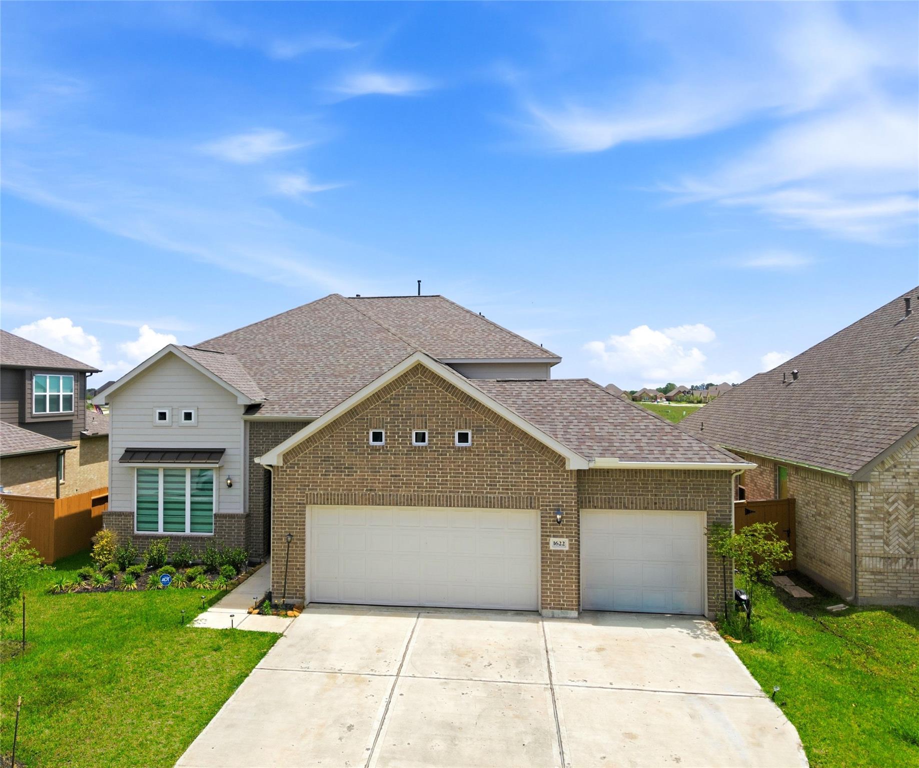 1622 Homewood Point Ln, Rosharon, TX 77583