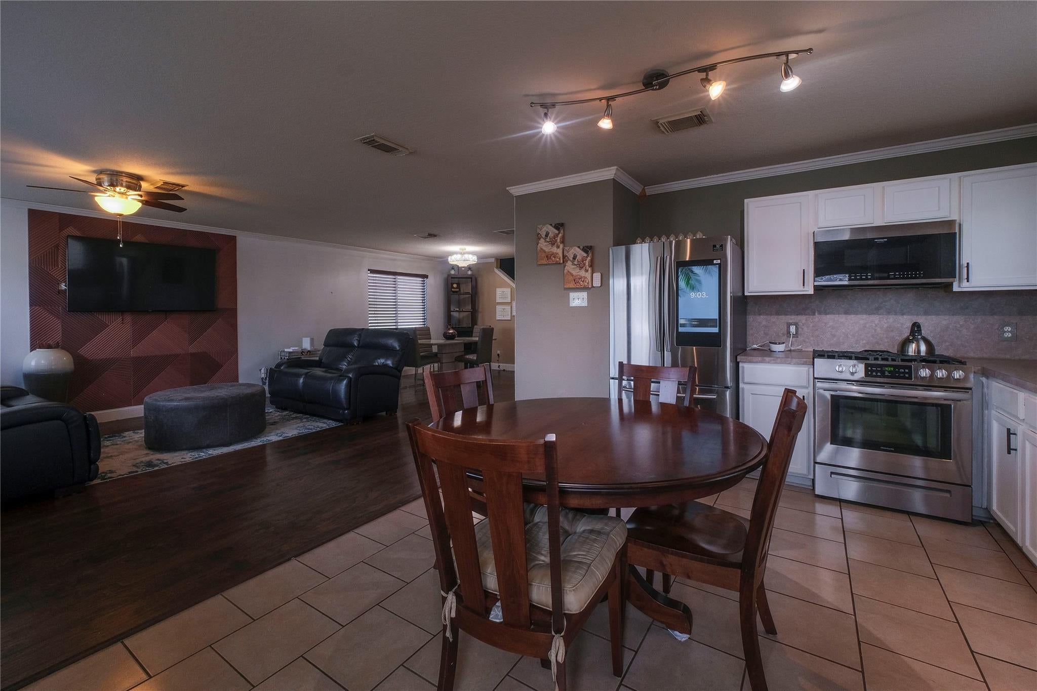 614 Pinto Spring Ln, Houston, TX 77073 photo