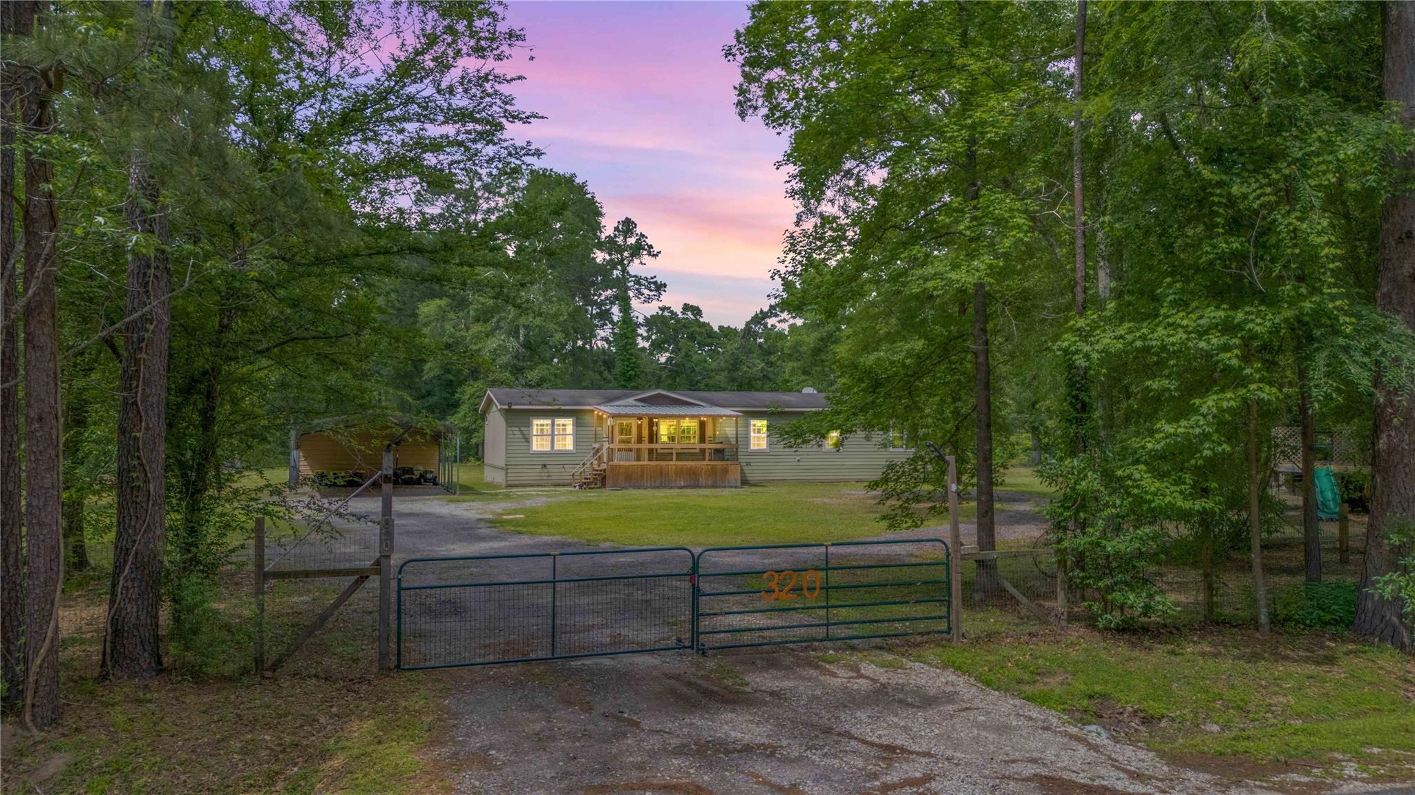 320 Wild Oak Dr, Huffman, TX 77336