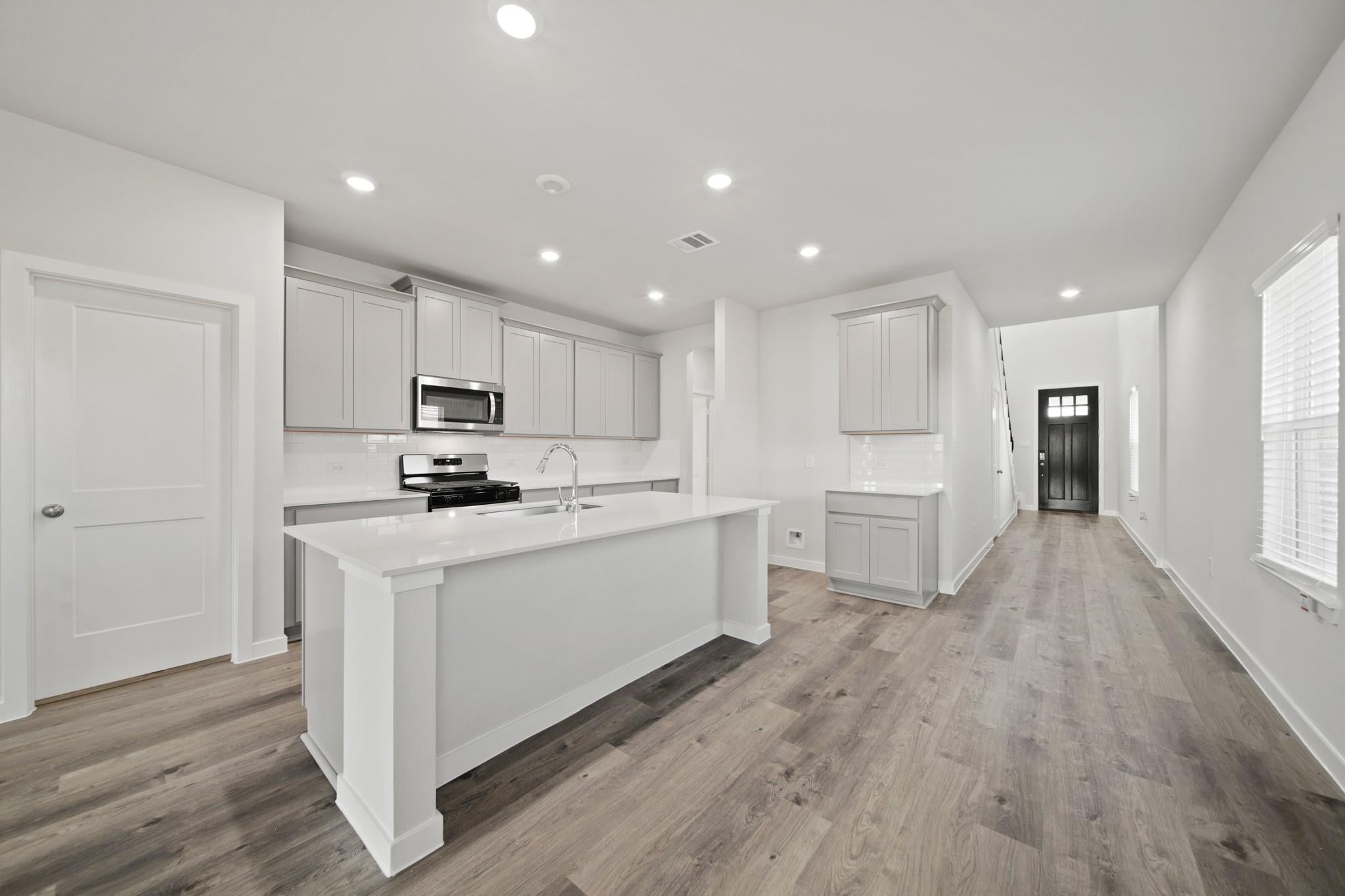 380 Long Branch Dr, Dayton, TX 77535 photo