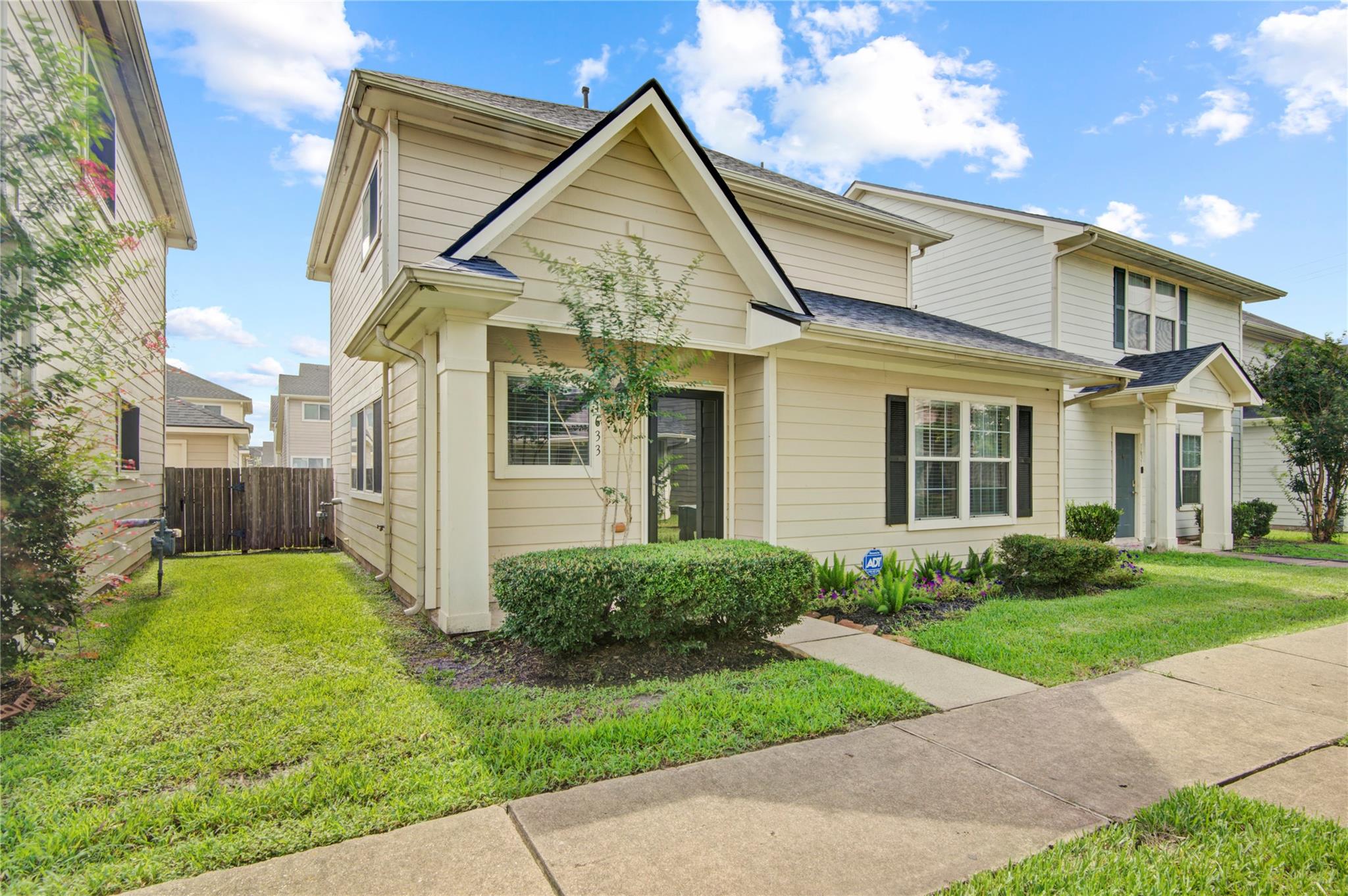 1633 Nichole Woods Dr, Houston, TX 77047 photo