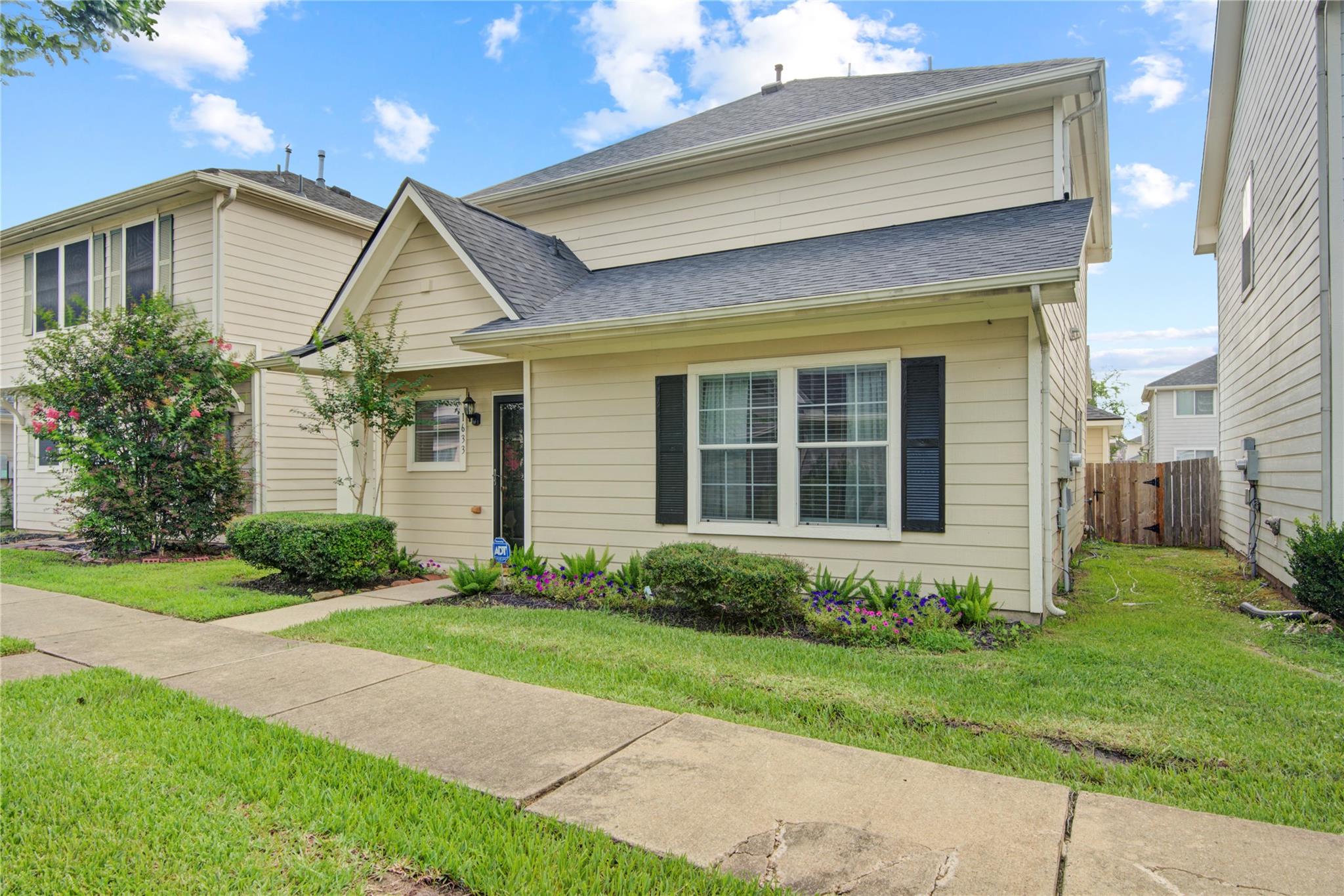 1633 Nichole Woods Dr, Houston, TX 77047 photo