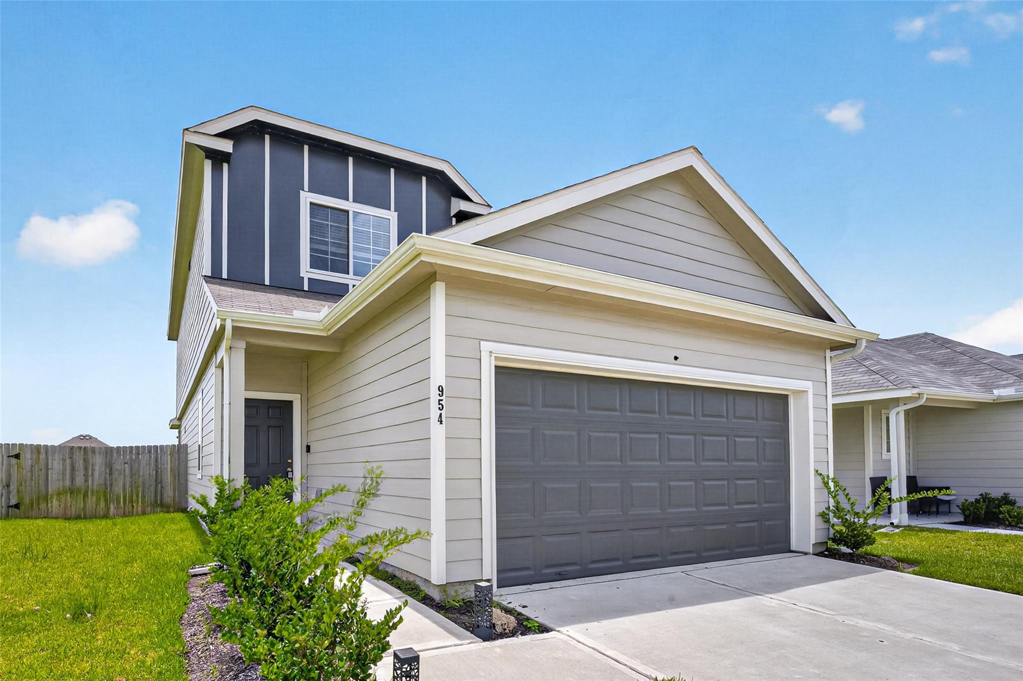 954 Luke Darrell Dr, Rosharon, TX 77583