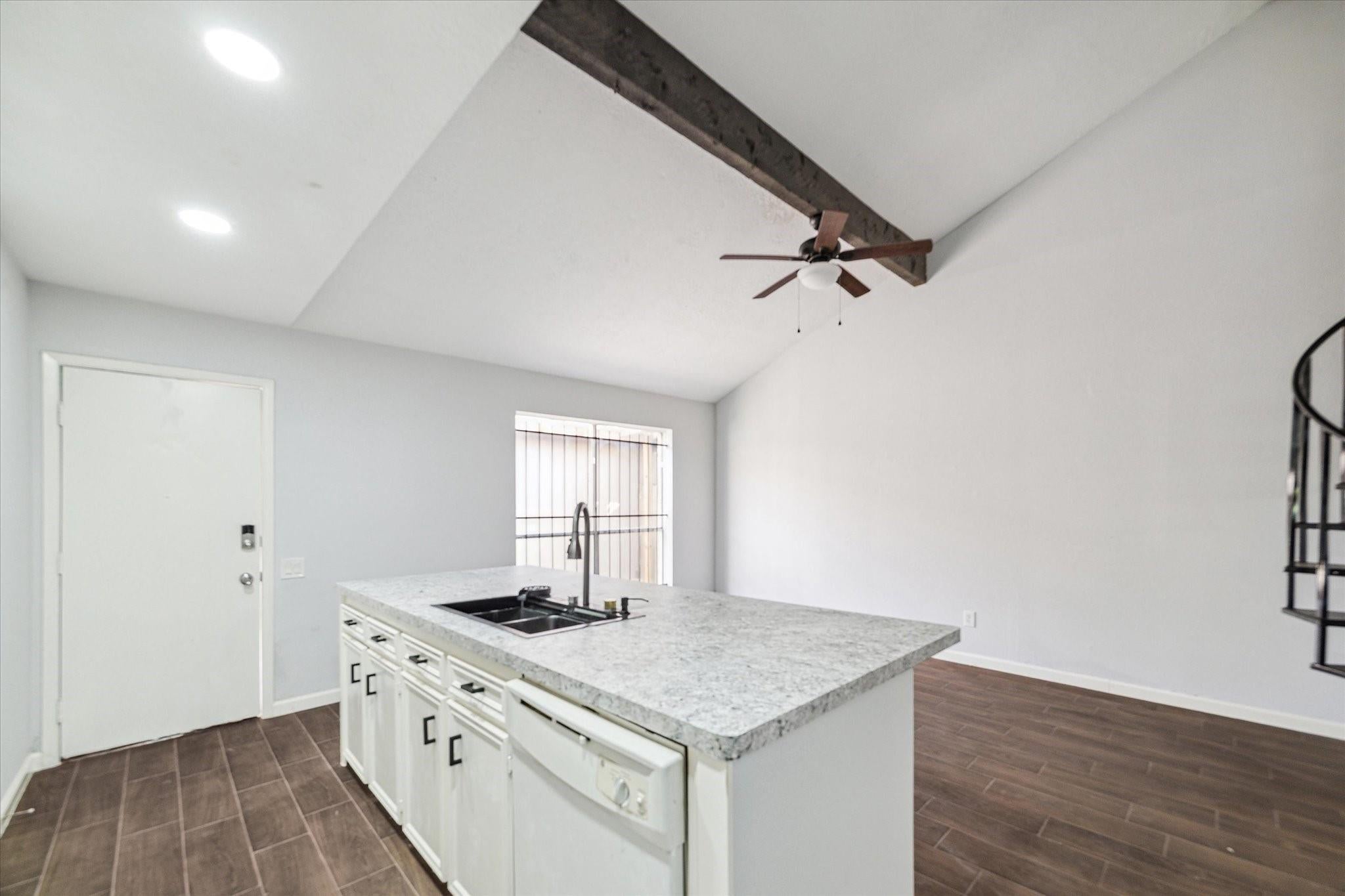 8628 Maplecrest Dr, Houston, TX 77099 photo