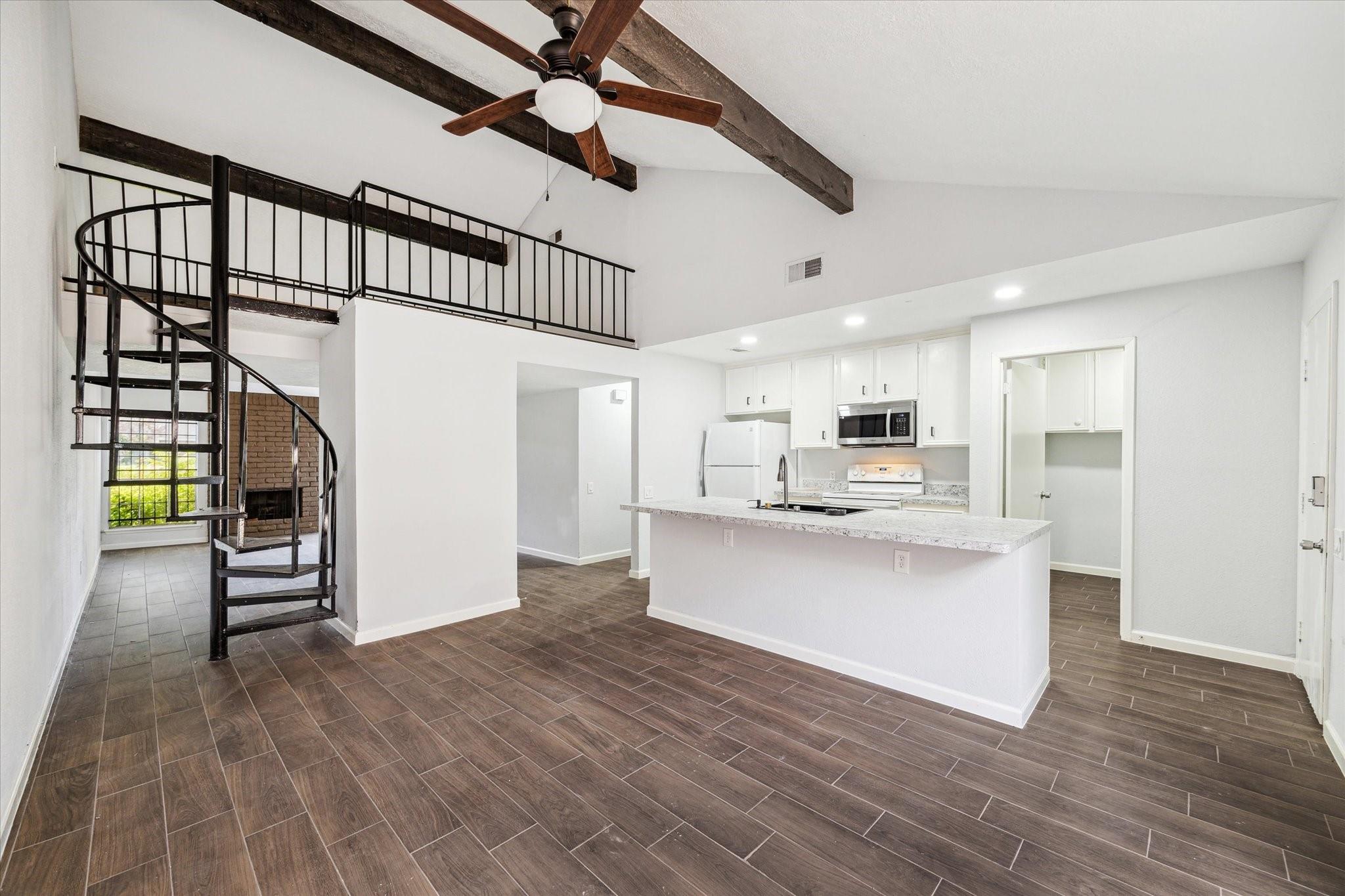 8628 Maplecrest Dr, Houston, TX 77099