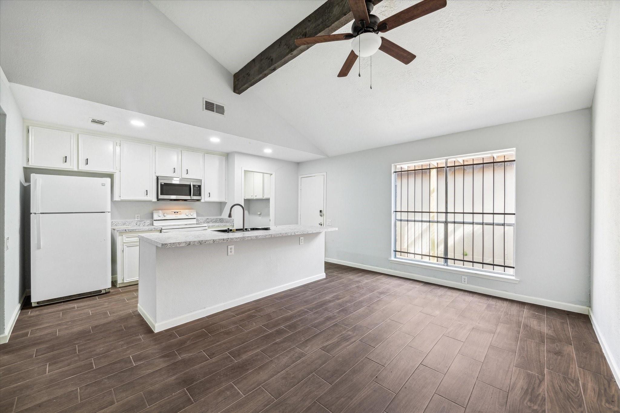 8628 Maplecrest Dr, Houston, TX 77099 photo