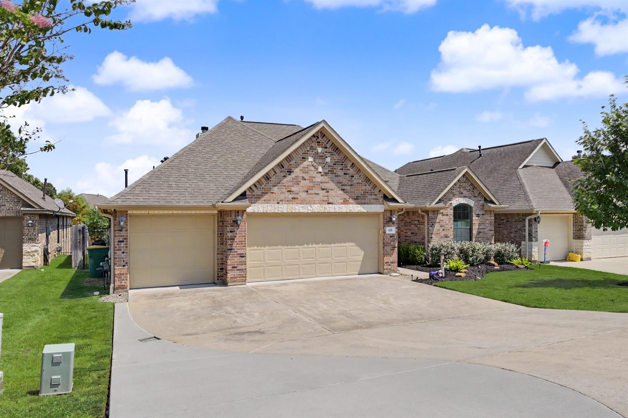 115 Racetrack Ln, Montgomery, TX 77356 photo