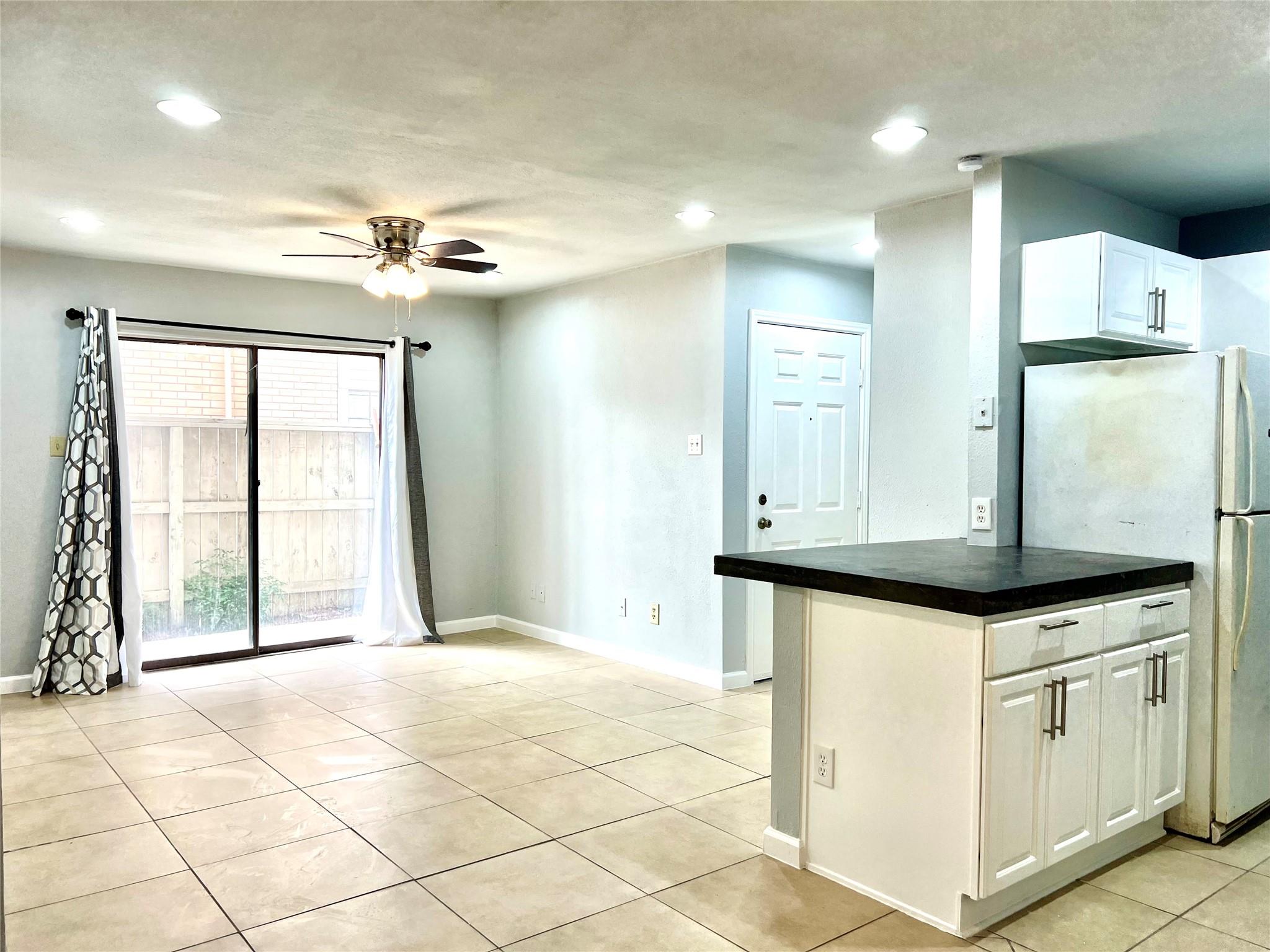 2750 Holly Hall St #605, Houston, TX 77054 photo
