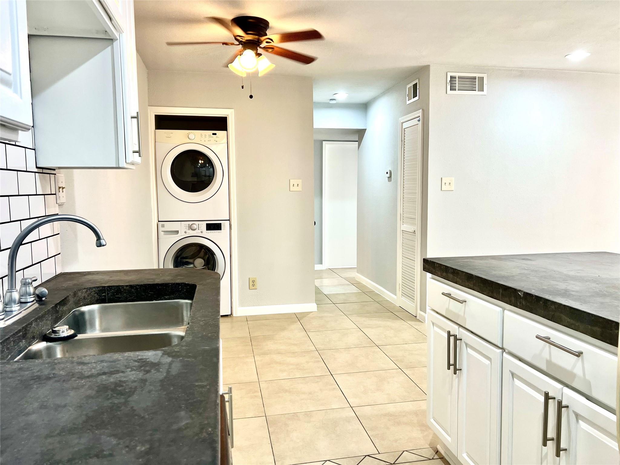 2750 Holly Hall St #605, Houston, TX 77054 photo