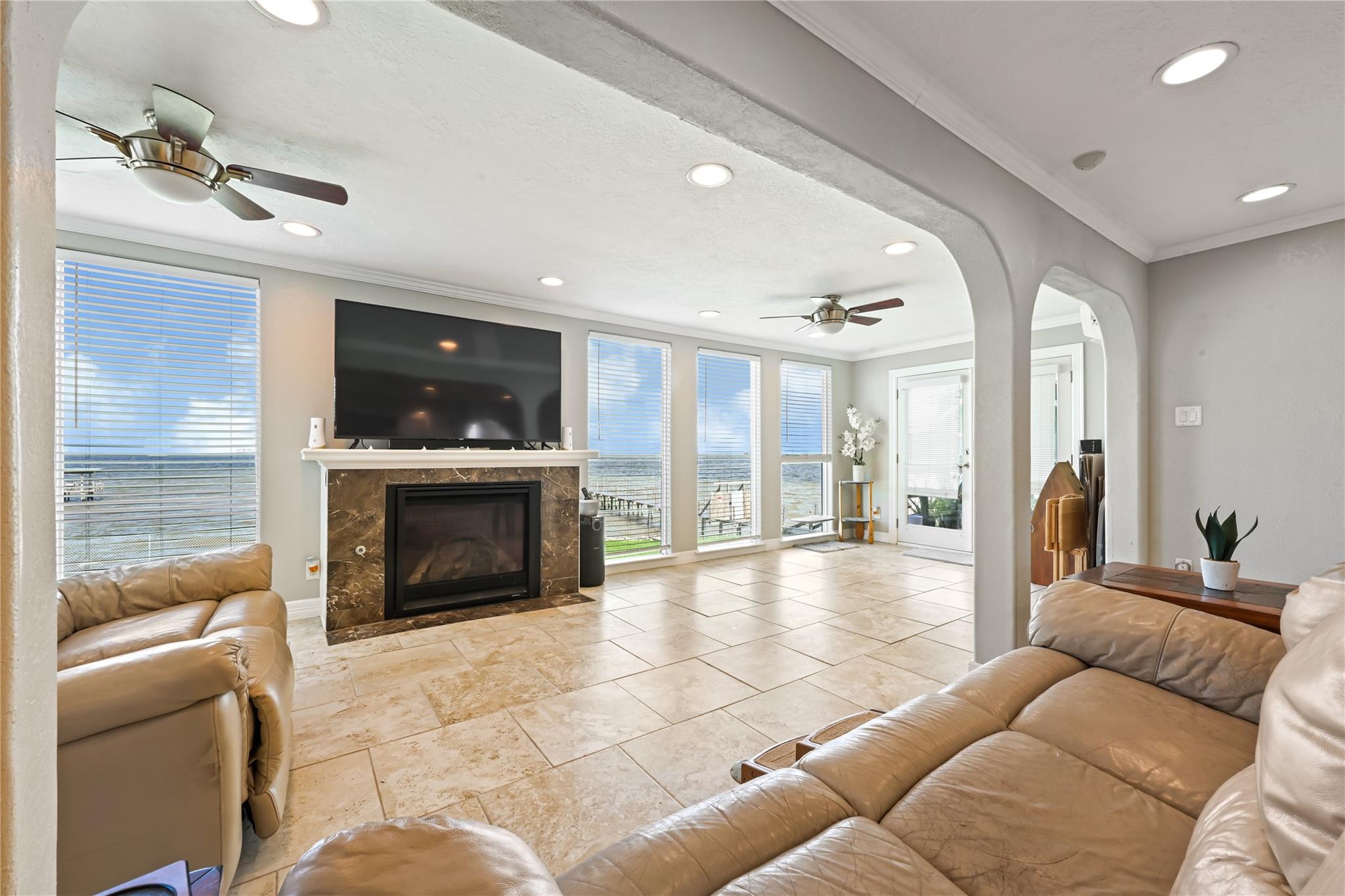 937 5 St, San Leon, TX 77539 photo