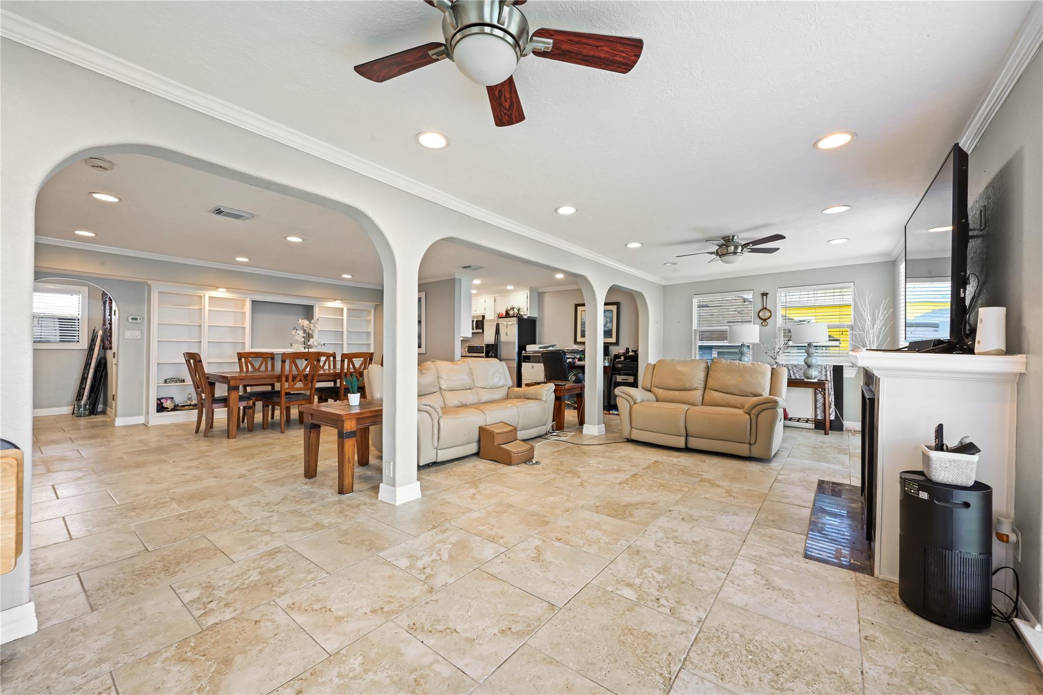 937 5 St, San Leon, TX 77539 photo