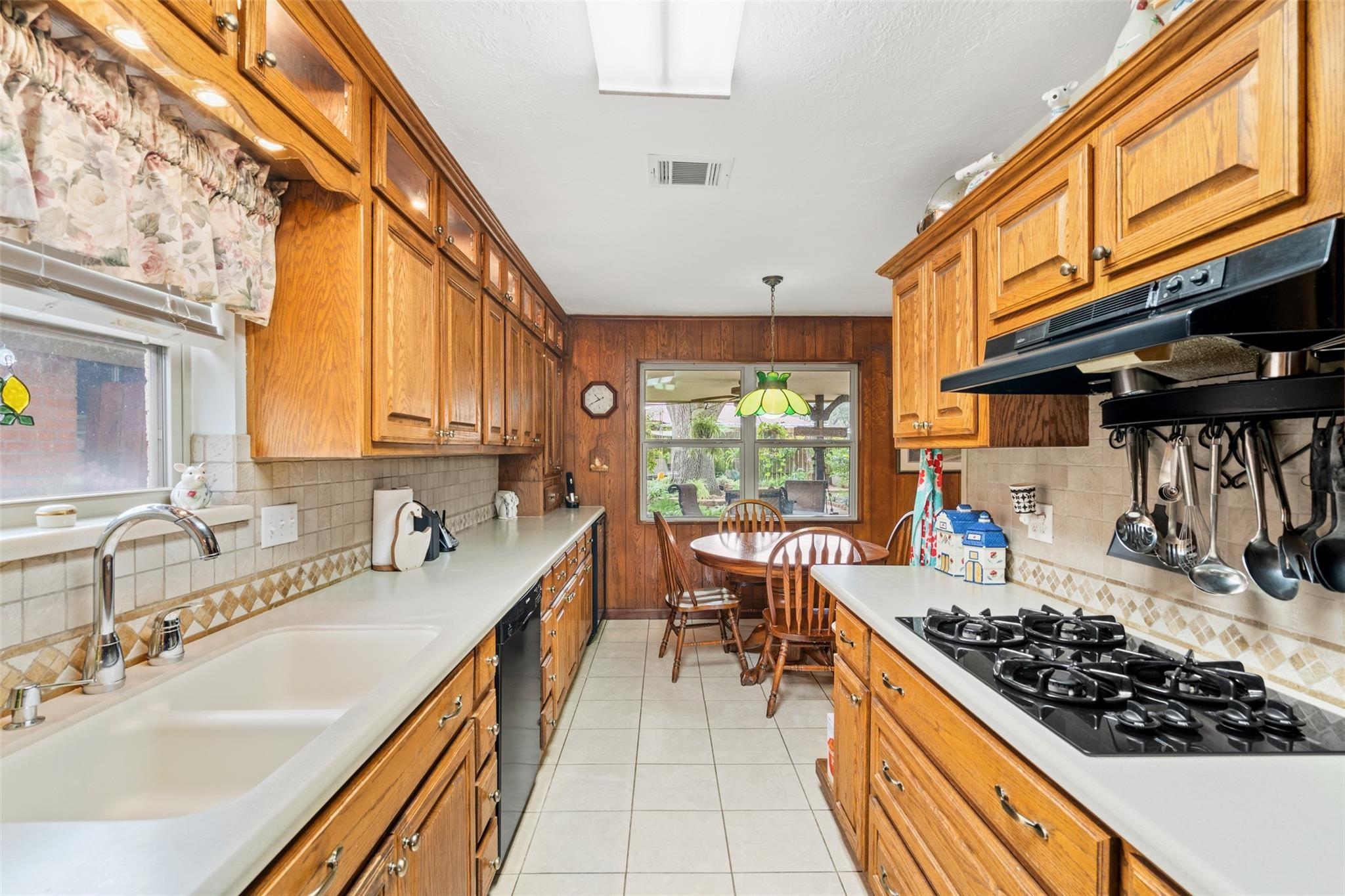 1118 S Amy Dr, Deer Park, TX 77536 photo