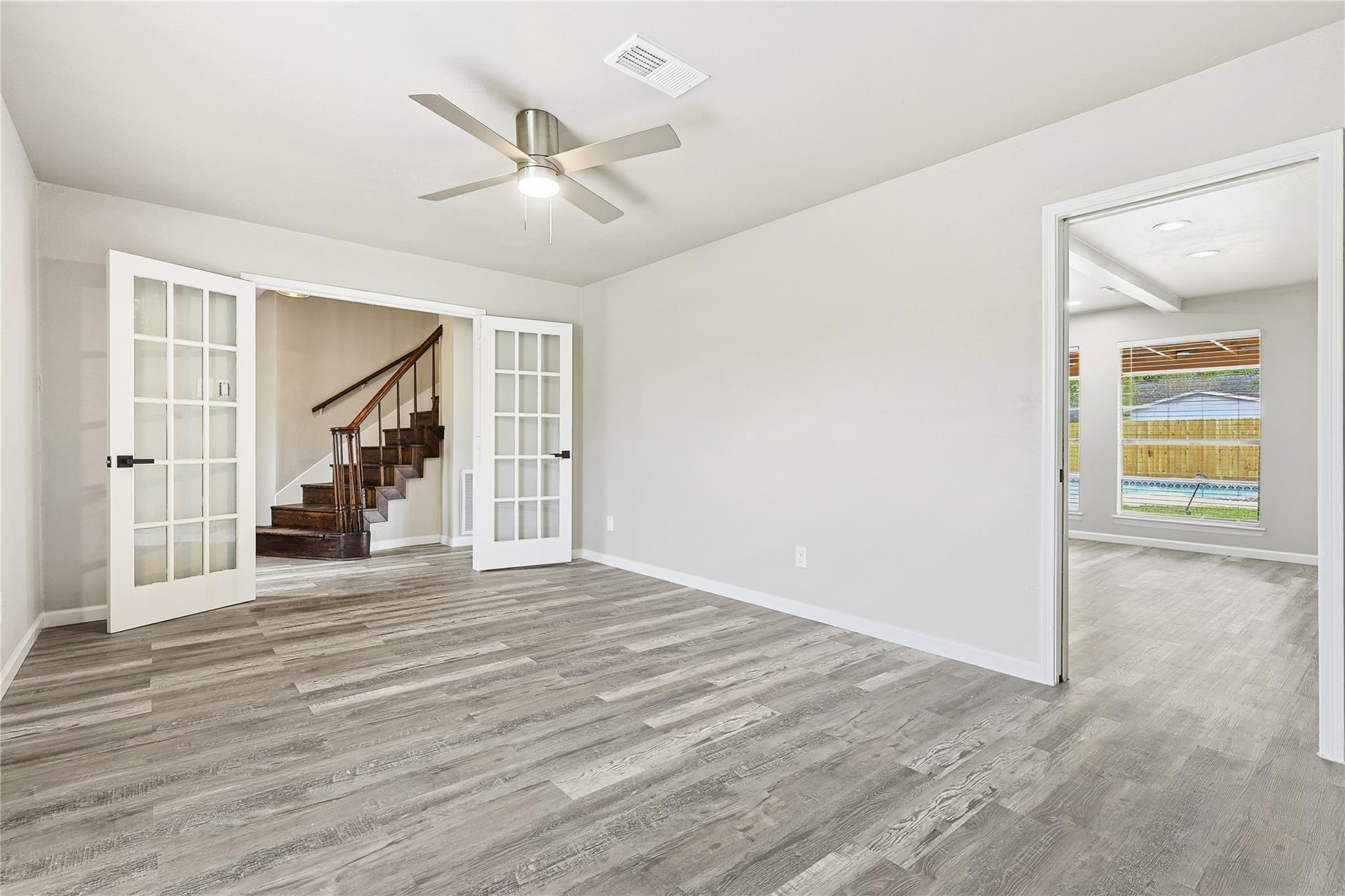 16438 Glenshannon Dr, Houston, TX 77059 photo