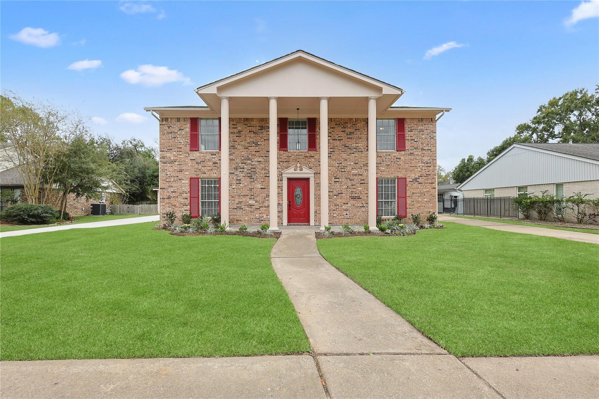 16438 Glenshannon Dr, Houston, TX 77059