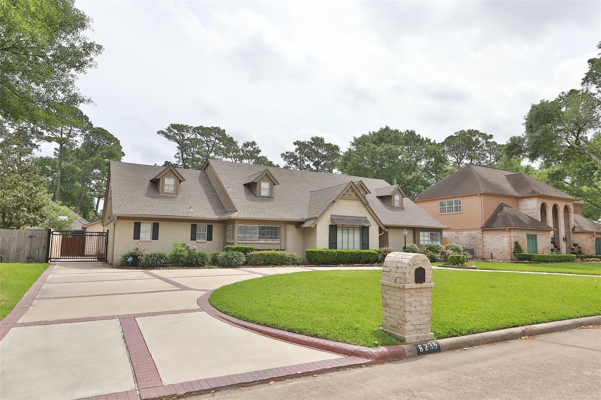 6235 Rolling Water Dr, Houston, TX 77069 photo