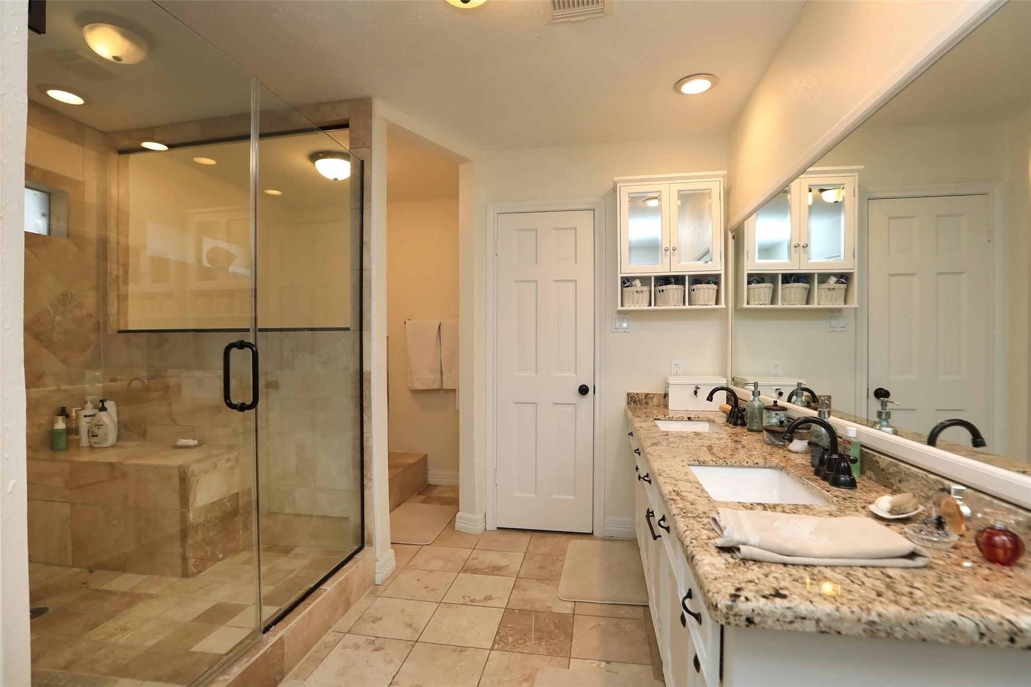 6235 Rolling Water Dr, Houston, TX 77069 photo