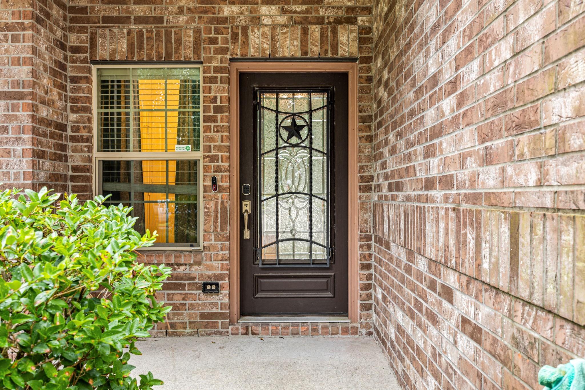 6715 Strawberry Brook Ln, Dickinson, TX 77539 photo