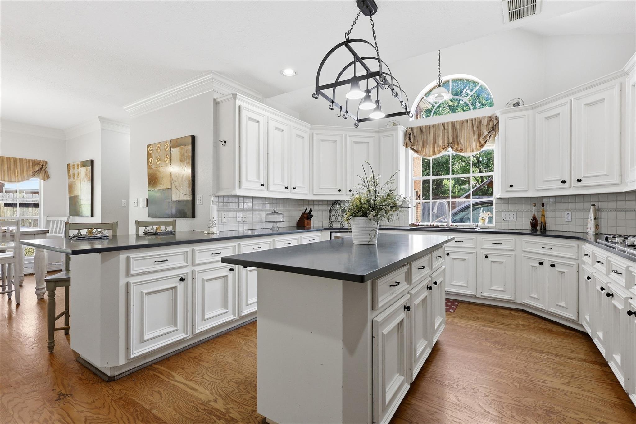 7006 Center Grove Dr, Houston, TX 77069