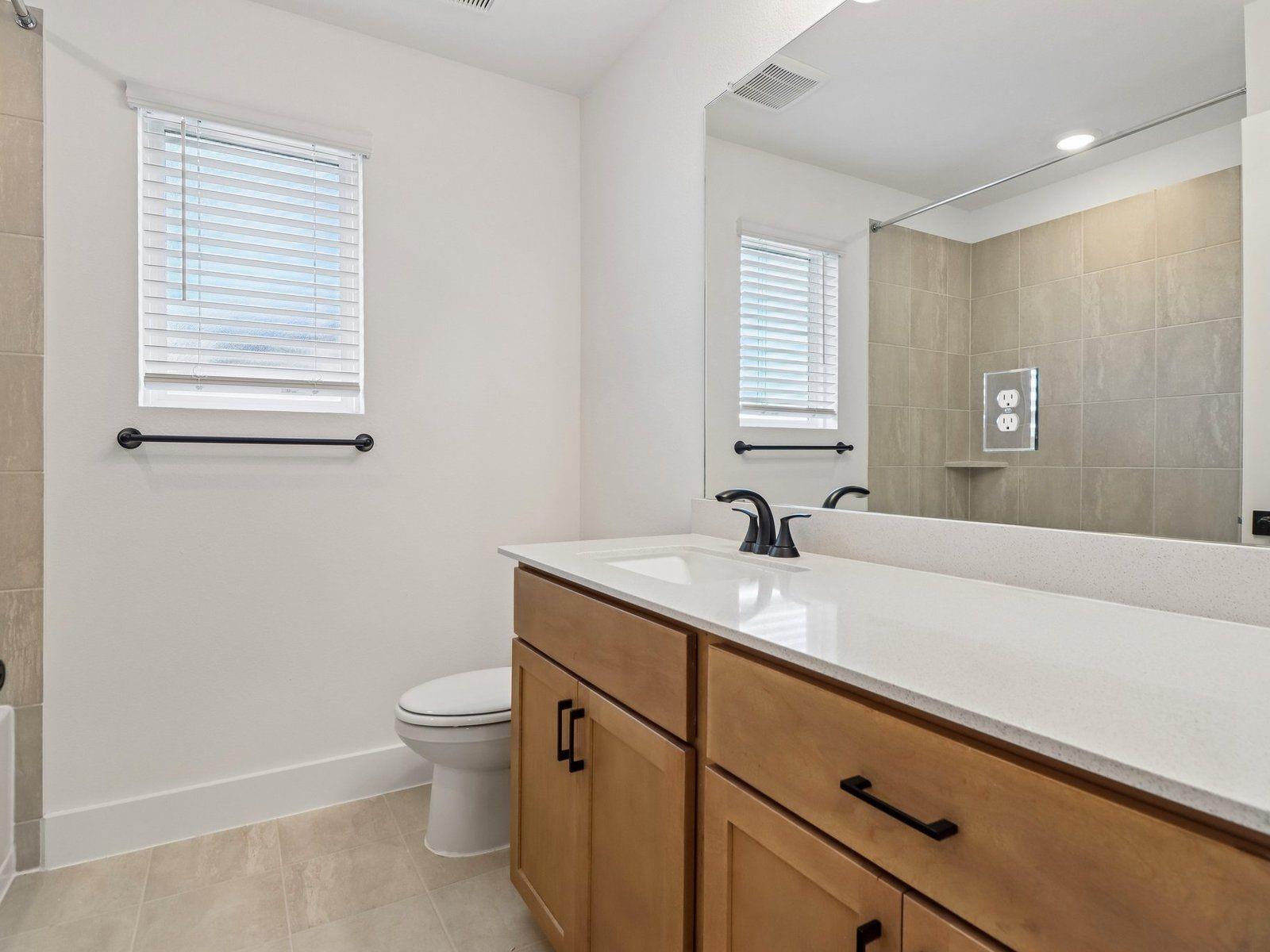 2818 Clapbread Ln, Rosenberg, TX 77471 photo