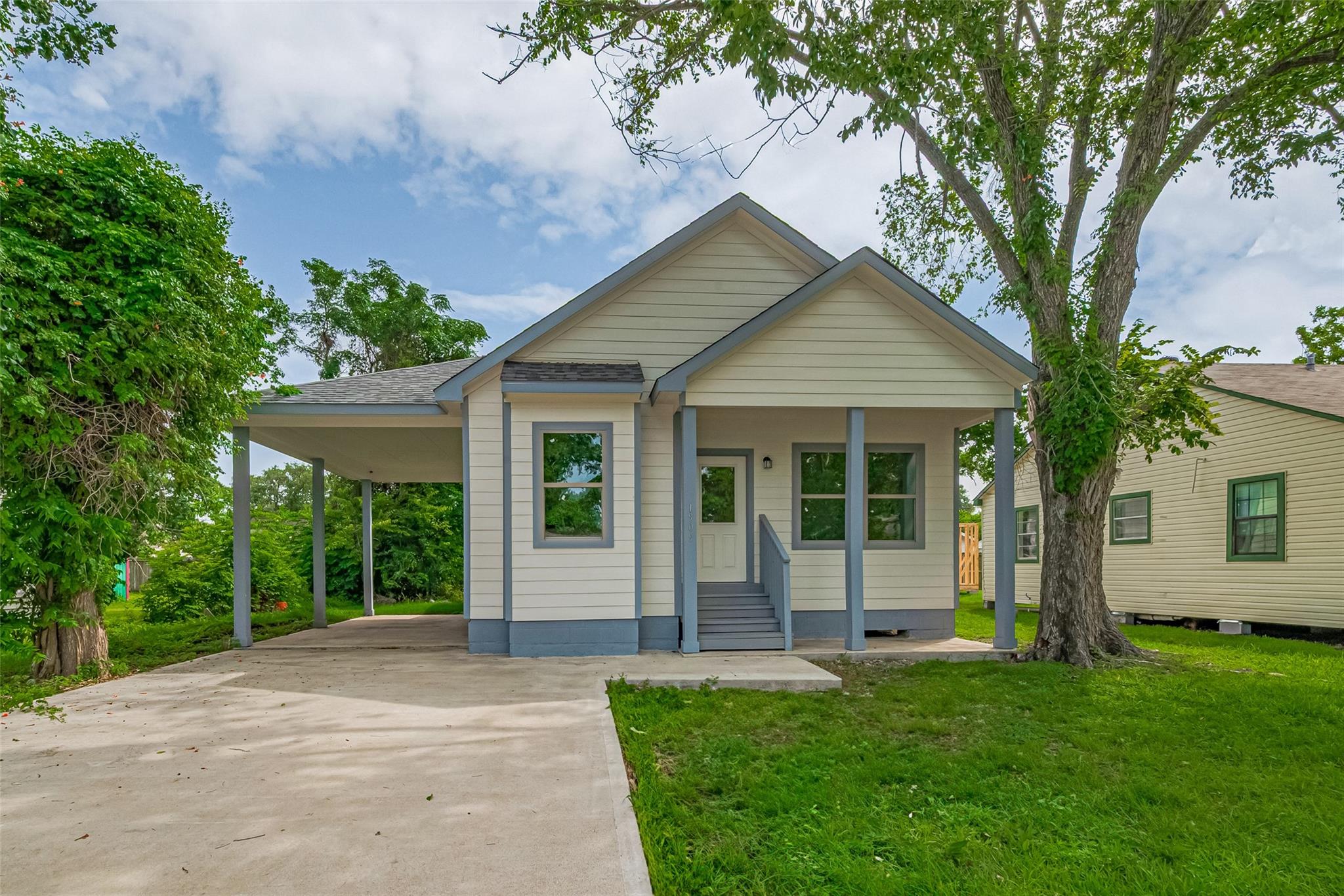 1909 Oregon St, Baytown, TX 77520