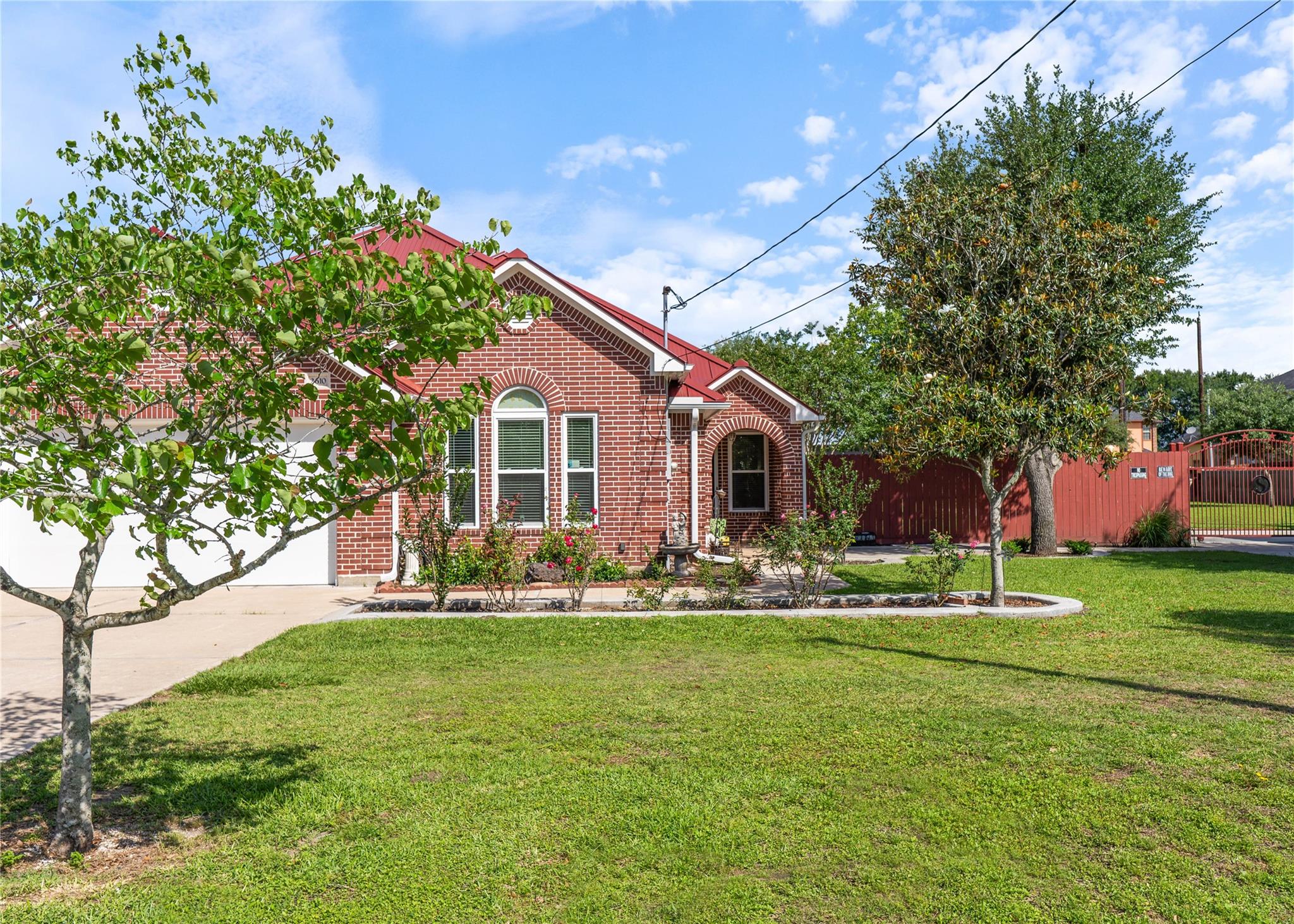 2610 School St, Needville, TX 77461 photo