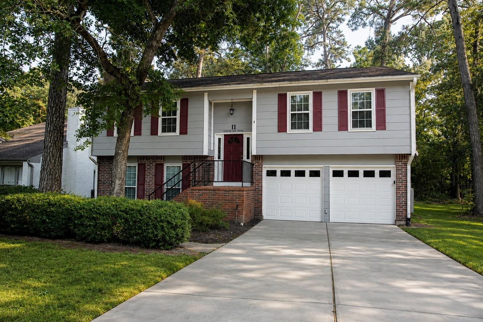 11 Hickory Oak Dr, The Woodlands, TX 77381