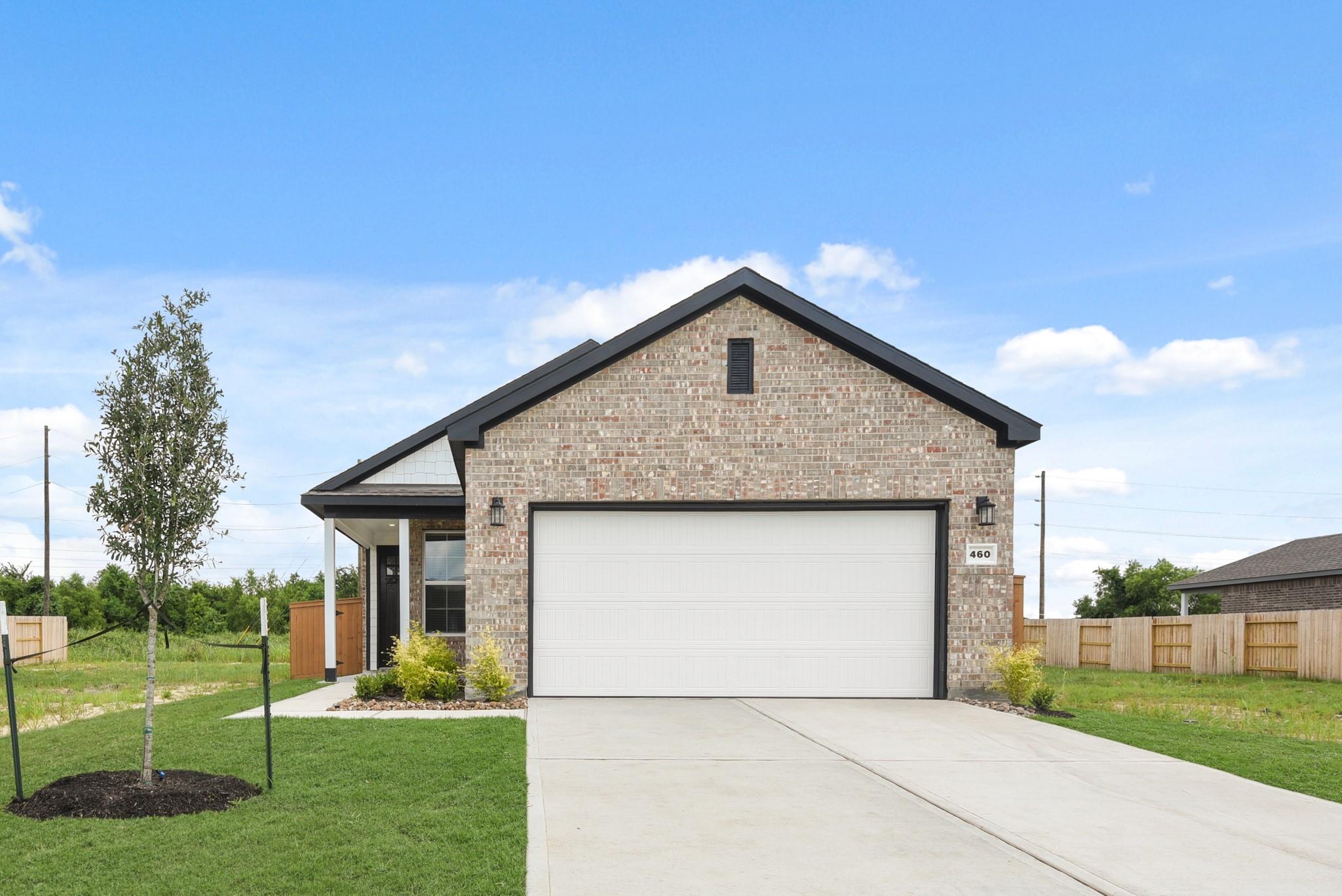 460 Long Branch Dr, Dayton, TX 77535